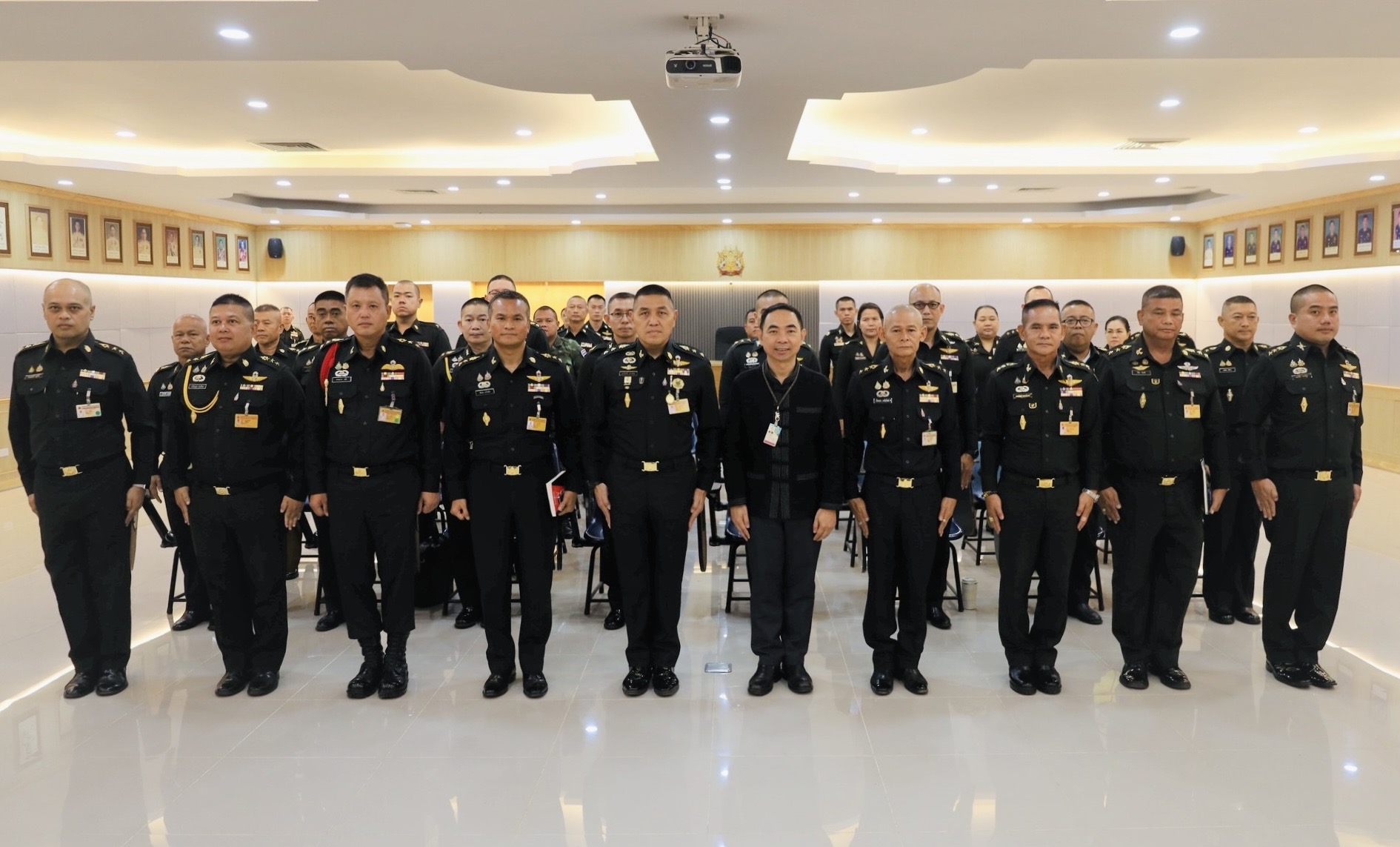 การอบรม เรื่อง "การพัฒนาระบบอาจารย์ที่ปรึกษา การให้คำปรึกษา การประเมินผล และความรับผิดชอบต่อคุณภาพบัณฑิต" แก่อาจารย์ที่ปฏิบัติหน้าที่อาจารย์ที่ปรึกษา สวท.รร.จปร.