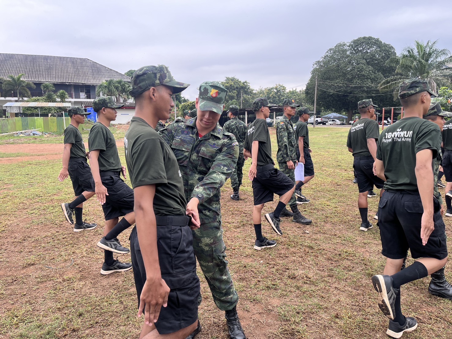 นนร. ชั้นปีที่ 5 ปฏิบัติหน้าที่ในหน่วยตามเหล่าที่เลือกรับราชการ พื้นที่ ทภ.1