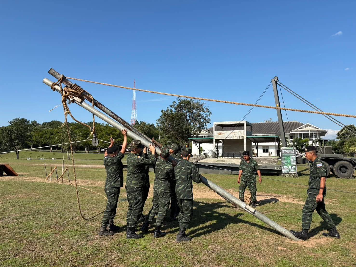 นนร.ชั้นปีที่ 5 ปฏิบัติหน้าที่ตามเหล่าที่ได้รับเลือกราชการ พื้นที่ ทภ.1