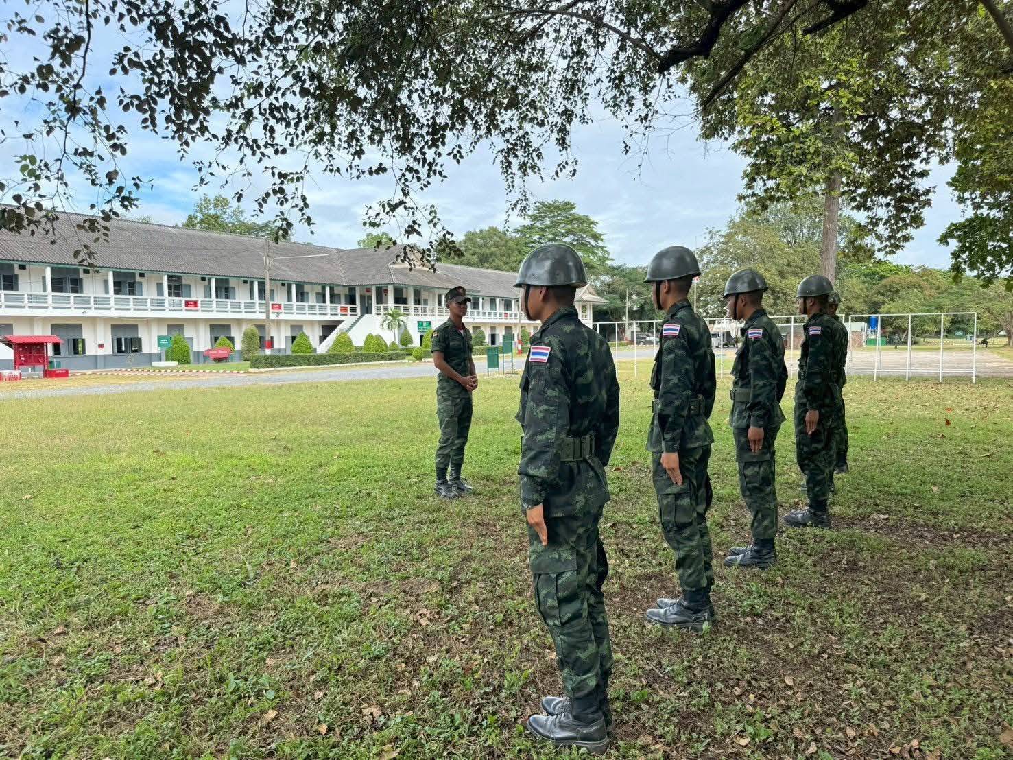 นนร.ชั้นปีที่ 5 ปฏิบัติหน้าที่ตามเหล่าที่ได้รับเลือกราชการ พื้นที่ ทภ.2