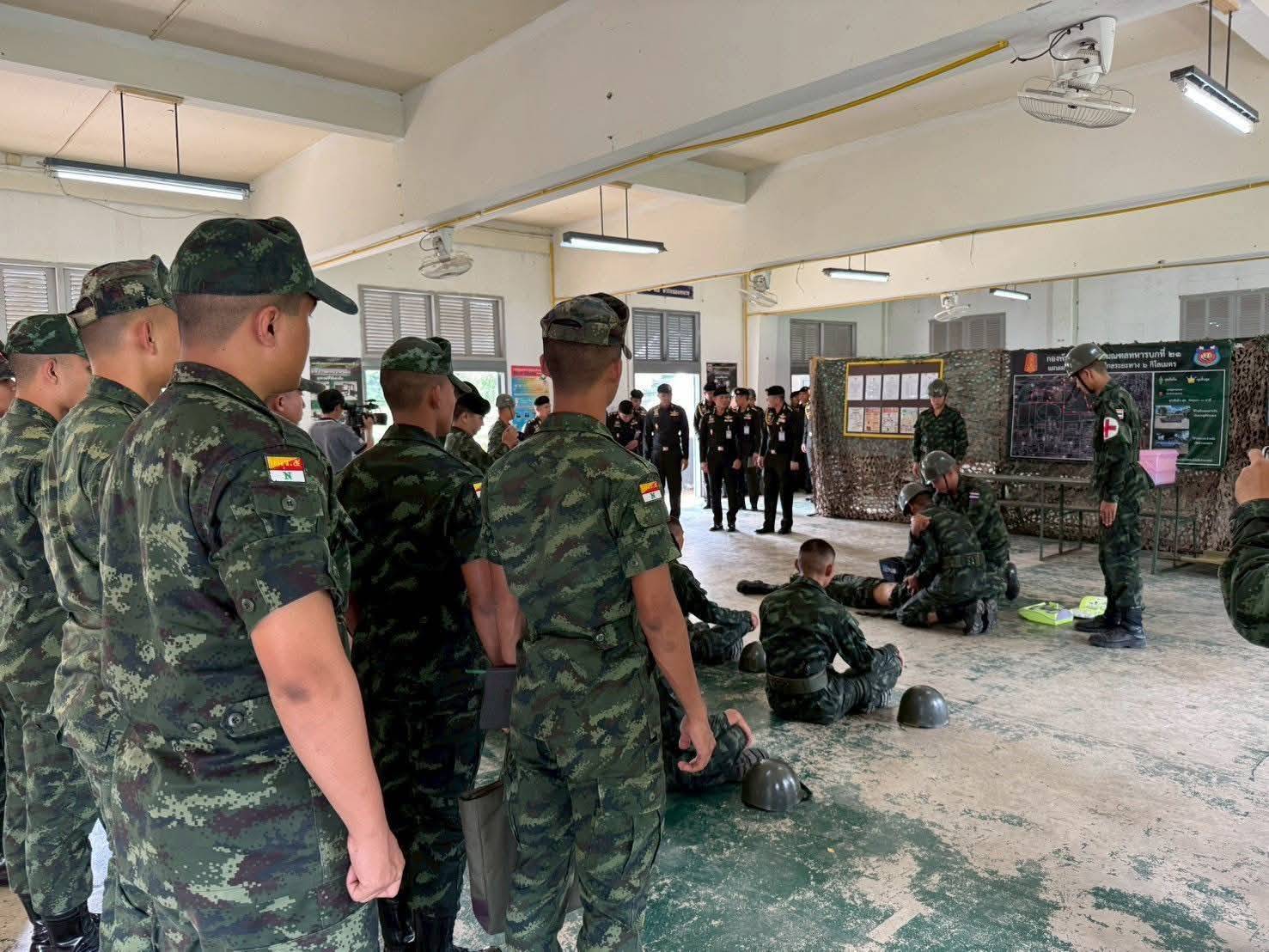 นนร.ชั้นปีที่ 5 ปฏิบัติหน้าที่ตามเหล่าที่ได้รับเลือกราชการ พื้นที่ ทภ.2