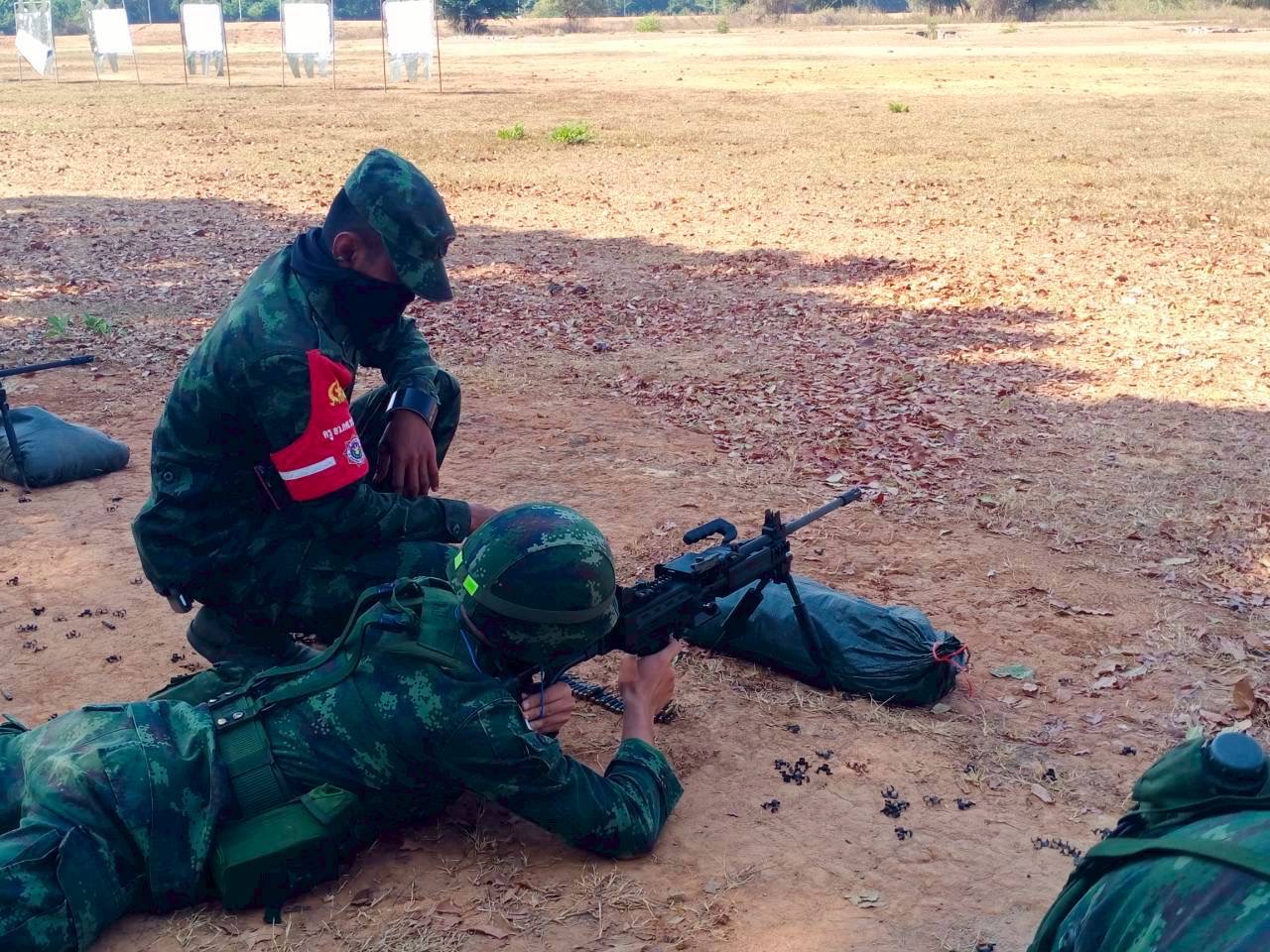 นนร.ชั้นปีที่ 1 รุ่นที่ 77 ฝึกภาคสนาม วิชาอาวุธประจำกาย ณ ศร. จว.ป.ข. ทำการฝึกถอดประกอบ การใช้และแก้ไขเหตุติดขัดอาวุธ ปพ.ขนาด 9 มม.เจริโก้, ปลย.ขนาด 5.56 มม.M16A4, ปลก.มินิมิ,ปลก.เนเกฟ, เครื่องยิงจรวด RPG-7 และ ปก.38