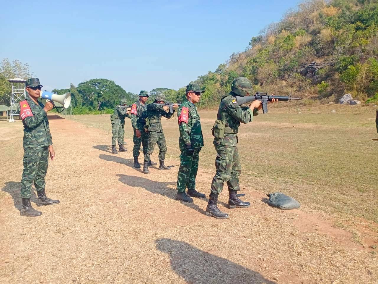 นนร.ชั้นปีที่ 1 รุ่นที่ 77 ฝึกภาคสนาม วิชาอาวุธประจำกาย ณ ศร. จว.ป.ข. ทำการฝึกถอดประกอบ การใช้และแก้ไขเหตุติดขัดอาวุธ ปพ.ขนาด 9 มม.เจริโก้, ปลย.ขนาด 5.56 มม.M16A4, ปลก.มินิมิ,ปลก.เนเกฟ, เครื่องยิงจรวด RPG-7 และ ปก.38