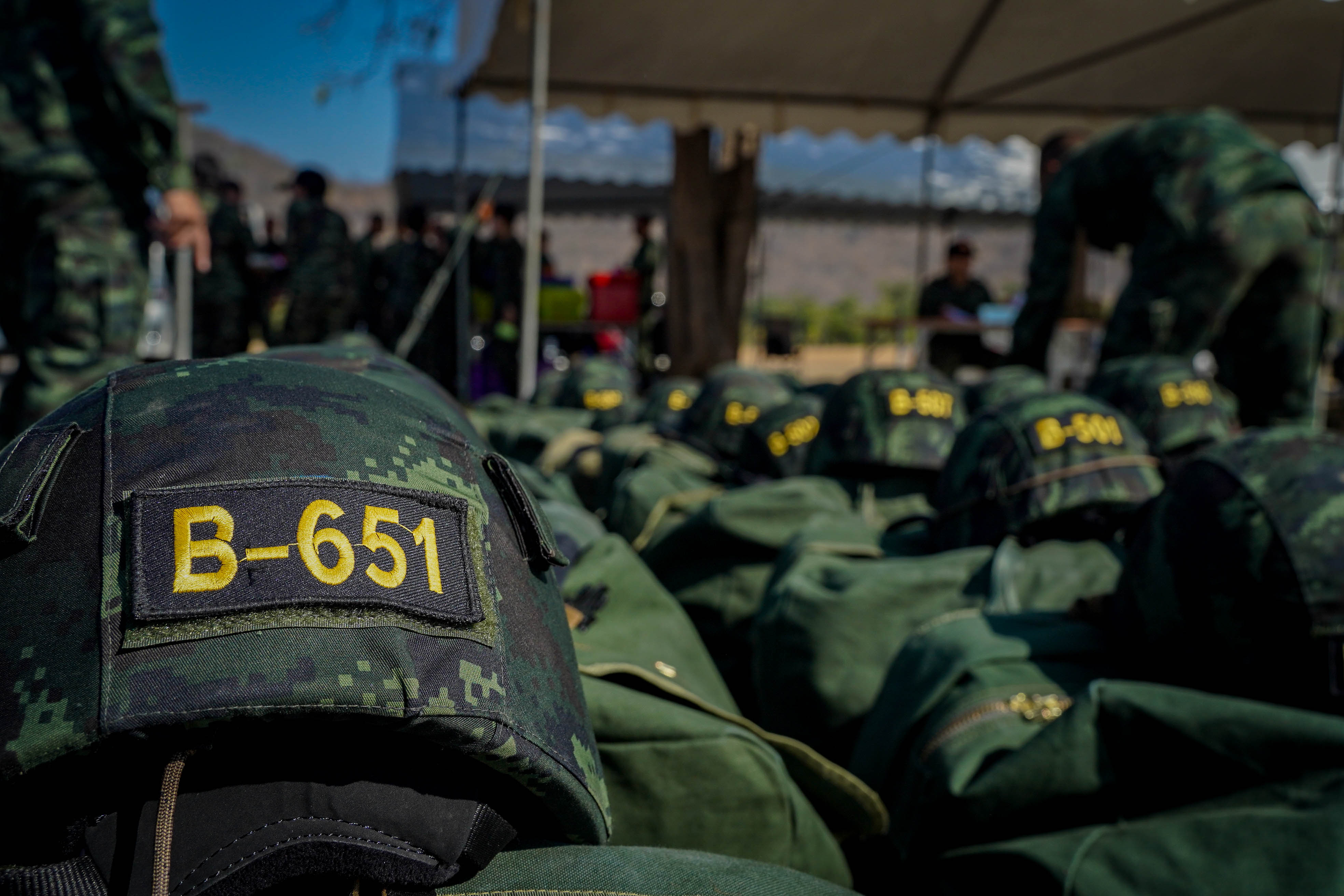 3  - 30 ม.ค. 69 นนร.ชั้นปีที่ 3 รุ่นที่ 75 ฝึกภาคสนาม วิชาการฝึกอบรมหลักสูตรส่งทางอากาศ รุ่นที่ 360 (นนร.) ณ ศสพ. จว.ล.บ. ทำการฝึกการกระโดดร่มภาคพื้นดินหมุนเวียน 6 สถานี