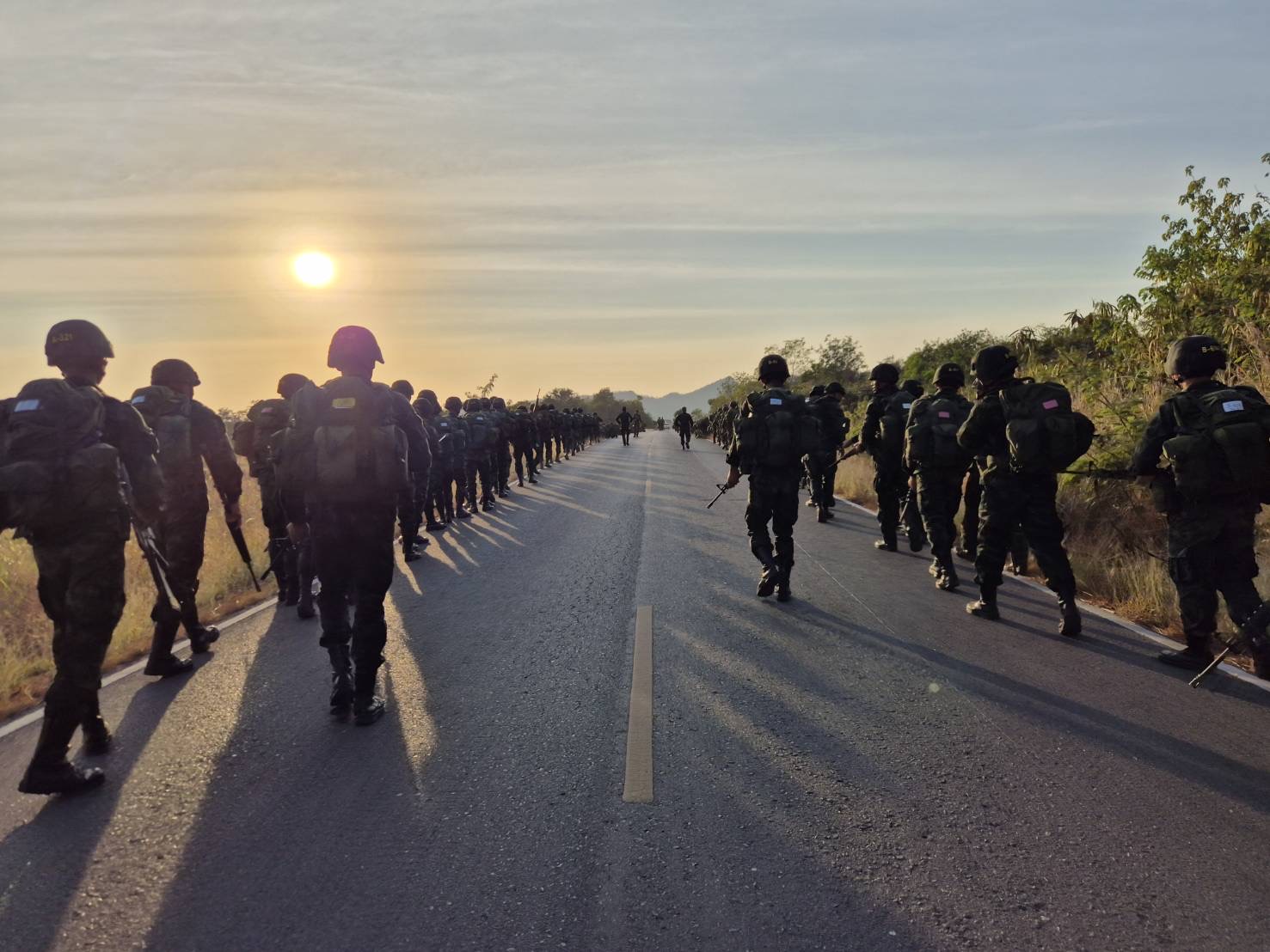 3  - 30 ม.ค. 69 นนร.ชั้นปีที่ 3 รุ่นที่ 75 ฝึกภาคสนาม วิชาการฝึกอบรมหลักสูตรส่งทางอากาศ รุ่นที่ 360 (นนร.) ณ ศสพ. จว.ล.บ. ทำการฝึกการกระโดดร่มภาคพื้นดินหมุนเวียน 6 สถานี