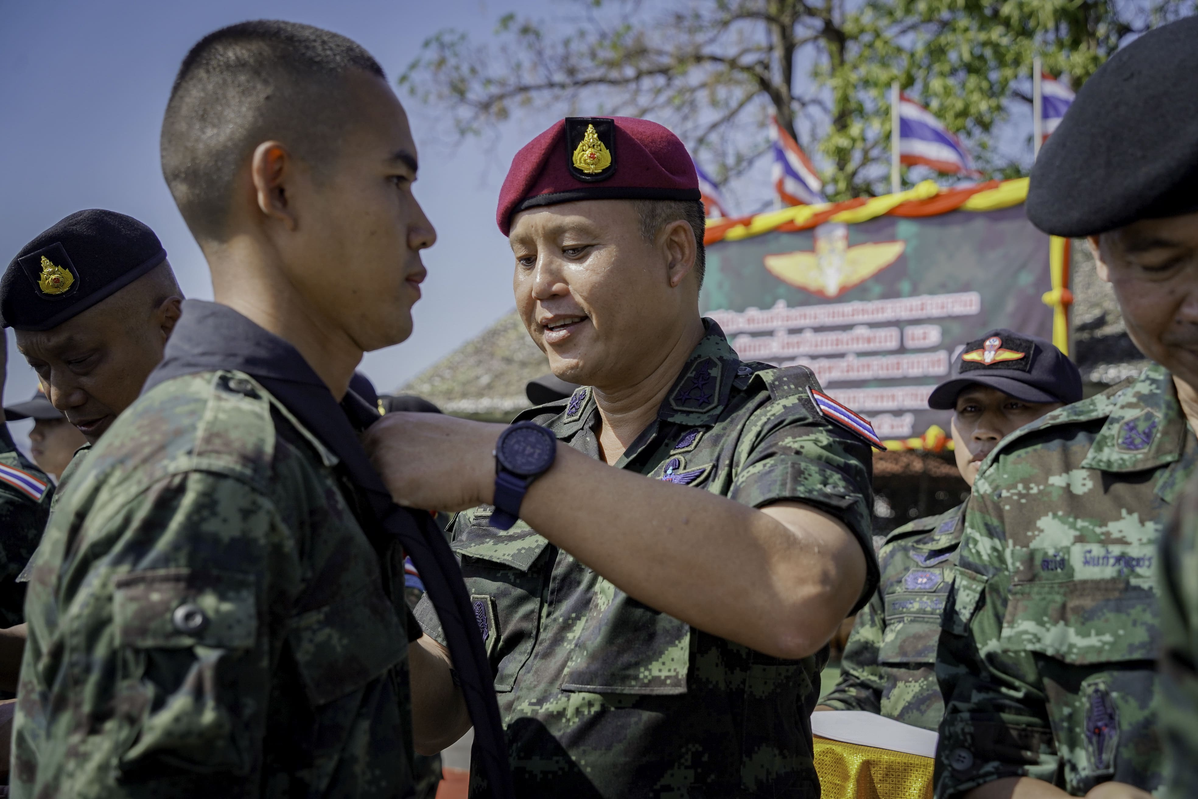 3  - 30 ม.ค. 69 นนร.ชั้นปีที่ 3 รุ่นที่ 75 ฝึกภาคสนาม วิชาการฝึกอบรมหลักสูตรส่งทางอากาศ รุ่นที่ 360 (นนร.) ณ ศสพ. จว.ล.บ. ทำการฝึกการกระโดดร่มภาคพื้นดินหมุนเวียน 6 สถานี