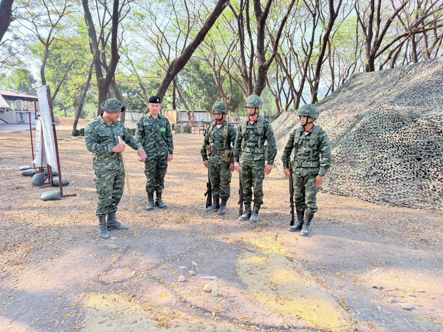 ส่วนวิชาทหาร โรงเรียนนายร้อยพระจุลจอมเกล้า ทำการฝึกเพิ่มพูนทักษะทางด้านวิชาทหารให้กับ นนร.ชั้นปีที่ 2 รุ่นที่ 76 ประจำปีการศึกษา 2568 ตั้งแต่ห้วงวันที่ 2 - 20 ก.พ. 69