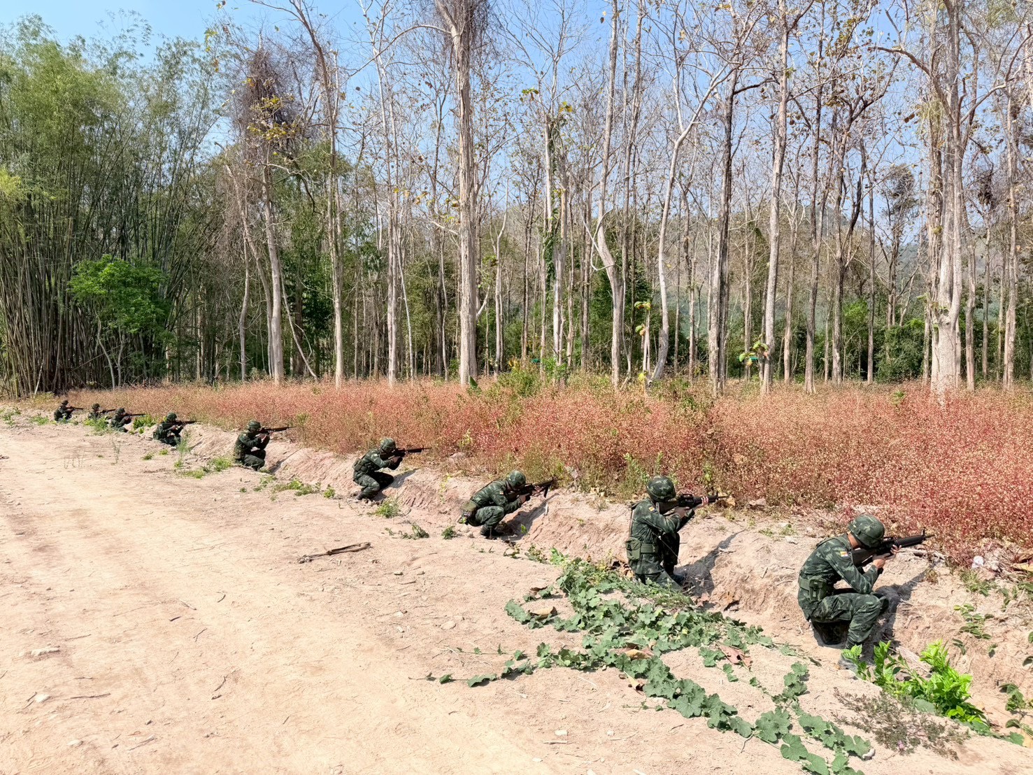 ส่วนวิชาทหาร โรงเรียนนายร้อยพระจุลจอมเกล้า ทำการฝึกเพิ่มพูนทักษะทางด้านวิชาทหารให้กับ นนร.ชั้นปีที่ 2 รุ่นที่ 76 ประจำปีการศึกษา 2568 ตั้งแต่ห้วงวันที่ 2 - 20 ก.พ. 69