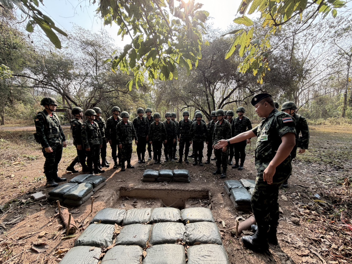ส่วนวิชาทหาร โรงเรียนนายร้อยพระจุลจอมเกล้า ทำการฝึกเพิ่มพูนทักษะทางด้านวิชาทหารให้กับ นนร.ชั้นปีที่ 2 รุ่นที่ 76 ประจำปีการศึกษา 2568 ตั้งแต่ห้วงวันที่ 2 - 20 ก.พ. 69