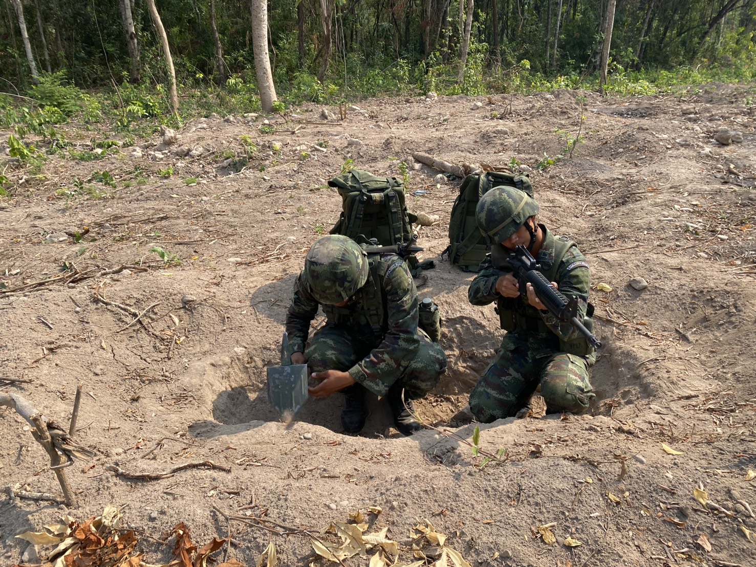 ส่วนวิชาทหาร โรงเรียนนายร้อยพระจุลจอมเกล้า ทำการฝึกเพิ่มพูนทักษะทางด้านวิชาทหารให้กับ นนร.ชั้นปีที่ 2 รุ่นที่ 76 ประจำปีการศึกษา 2568 ตั้งแต่ห้วงวันที่ 2 - 20 ก.พ. 69