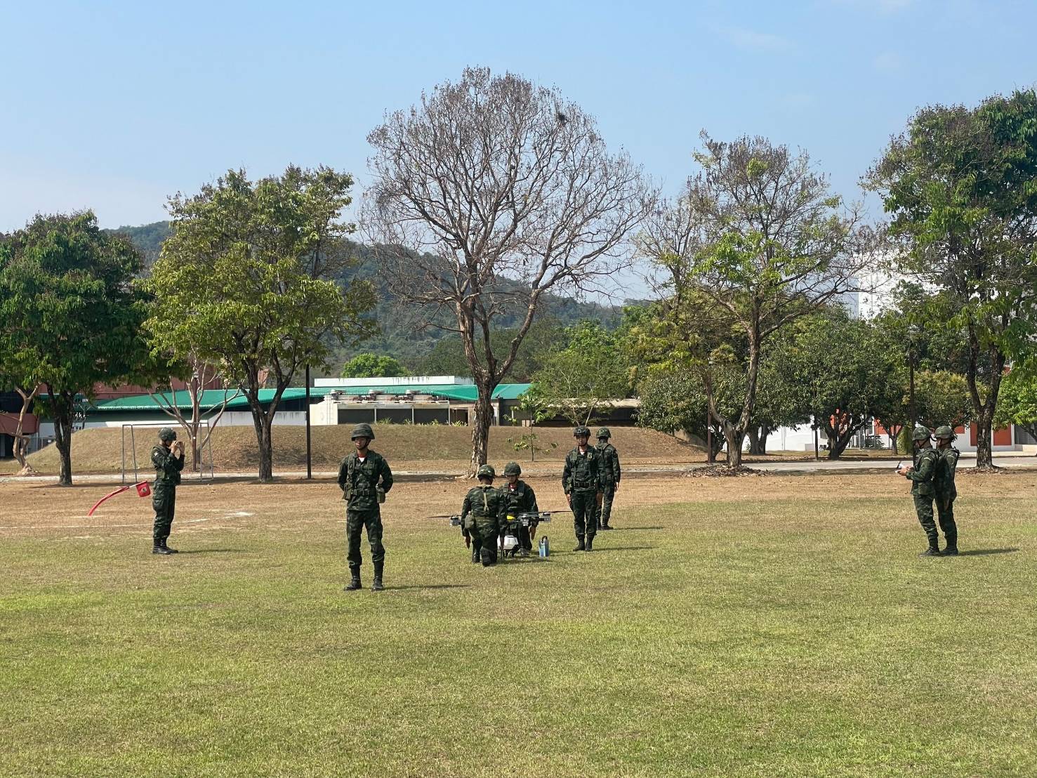 ส่วนวิชาทหาร โรงเรียนนายร้อยพระจุลจอมเกล้า ทำการฝึกเพิ่มพูนทักษะทางด้านวิชาทหารให้กับ นนร.ชั้นปีที่ 2 รุ่นที่ 76 ประจำปีการศึกษา 2568 ตั้งแต่ห้วงวันที่ 2 - 20 ก.พ. 69