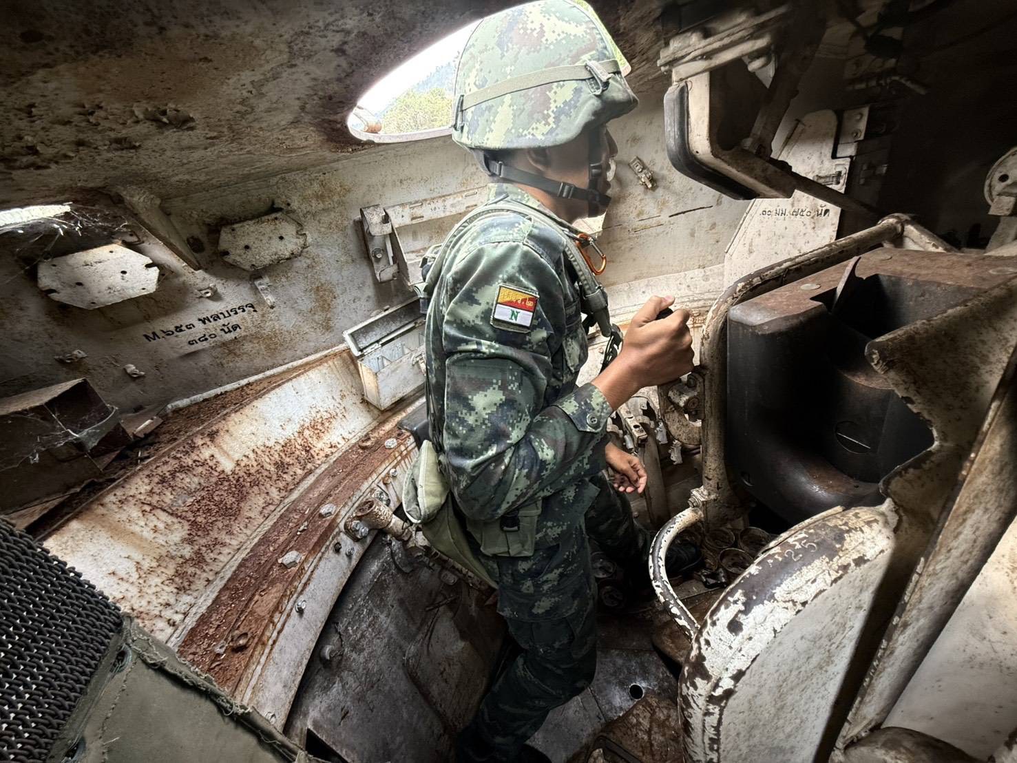 ส่วนวิชาทหาร โรงเรียนนายร้อยพระจุลจอมเกล้า ทำการฝึกเพิ่มพูนทักษะทางด้านวิชาทหารให้กับ นนร.ชั้นปีที่ 2 รุ่นที่ 76 ประจำปีการศึกษา 2568 ตั้งแต่ห้วงวันที่ 2 - 20 ก.พ. 69