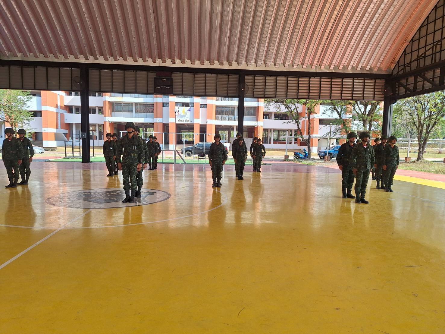 ส่วนวิชาทหาร โรงเรียนนายร้อยพระจุลจอมเกล้า ทำการฝึกเพิ่มพูนทักษะทางด้านวิชาทหารให้กับ นนร.ชั้นปีที่ 3 รุ่นที่ 75 ประจำปีการศึกษา 2568 ตั้งแต่ห้วงวันที่ 2 - 20 ก.พ. 69