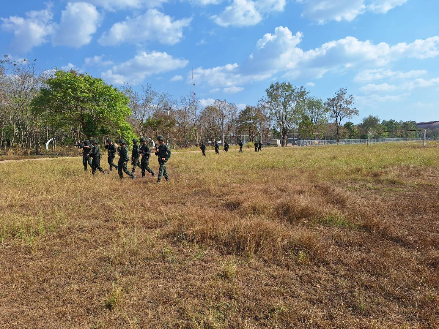 ส่วนวิชาทหาร โรงเรียนนายร้อยพระจุลจอมเกล้า ทำการฝึกเพิ่มพูนทักษะทางด้านวิชาทหารให้กับ นนร.ชั้นปีที่ 3 รุ่นที่ 75 ประจำปีการศึกษา 2568 ตั้งแต่ห้วงวันที่ 2 - 20 ก.พ. 69