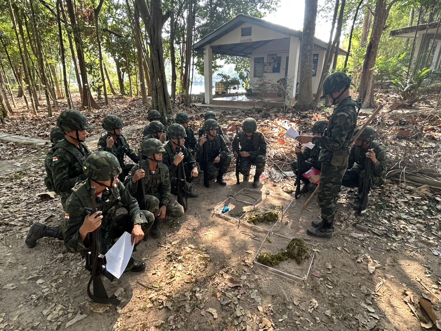 ส่วนวิชาทหาร โรงเรียนนายร้อยพระจุลจอมเกล้า ทำการฝึกเพิ่มพูนทักษะทางด้านวิชาทหารให้กับ นนร.ชั้นปีที่ 3 รุ่นที่ 75 ประจำปีการศึกษา 2568 ตั้งแต่ห้วงวันที่ 2 - 20 ก.พ. 69