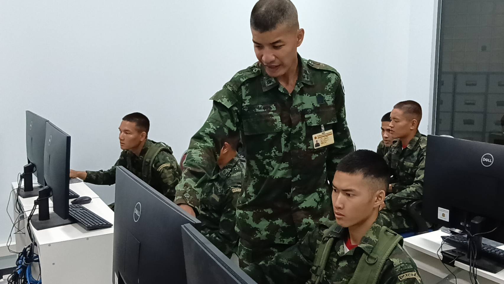 ส่วนวิชาทหาร โรงเรียนนายร้อยพระจุลจอมเกล้า ทำการฝึกเพิ่มพูนทักษะทางด้านวิชาทหารให้กับ นนร.ชั้นปีที่ 3 รุ่นที่ 75 ประจำปีการศึกษา 2568 ตั้งแต่ห้วงวันที่ 2 - 20 ก.พ. 69