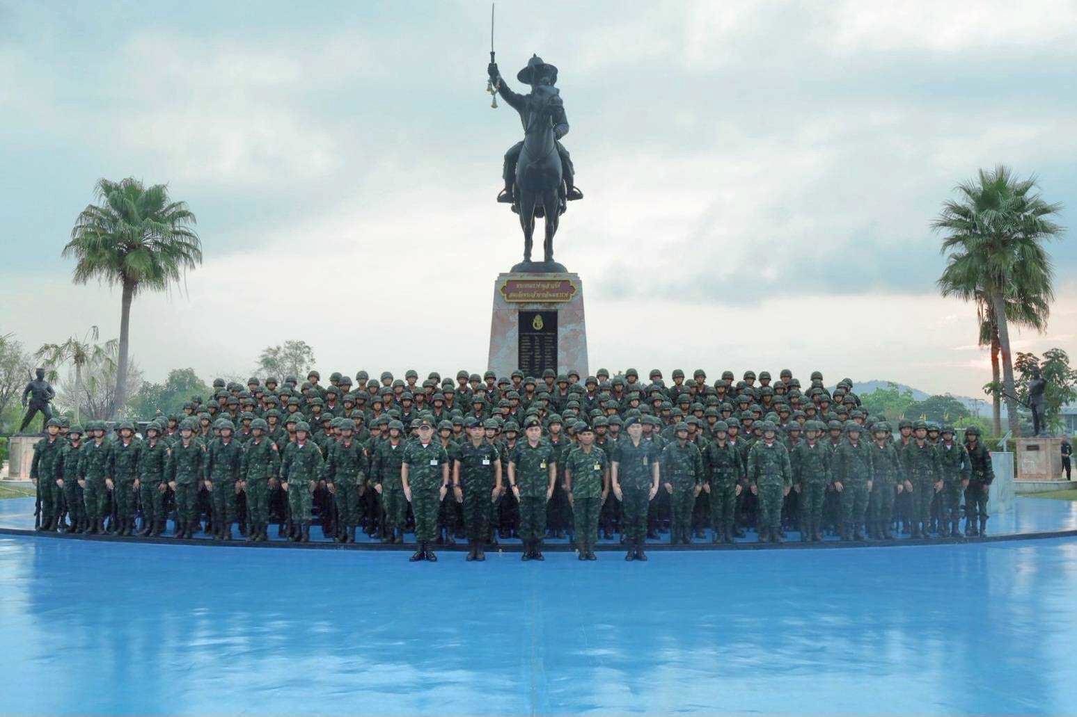 20 ก.พ. - 1 มี.ค. 69
นนร. ชั้นปีที่ 2 รุ่นที่ 76 ฝึกภาคสนาม วิชาการฝึกยุทโธปกรณ์ของเหล่าทหารม้า โดยทำการฝึก 4 สถานี
สถานีที่ 1 ขี่ม้าเบื้องต้น
สถานีที่ 2 อาวุธยุทโธปกรณ์ของเหล่าทหารม้า
สถานีที่ 3 ขับรถถังและรถสายพาน
สถานีที่ 4 พลประจำรถ (TACOS)