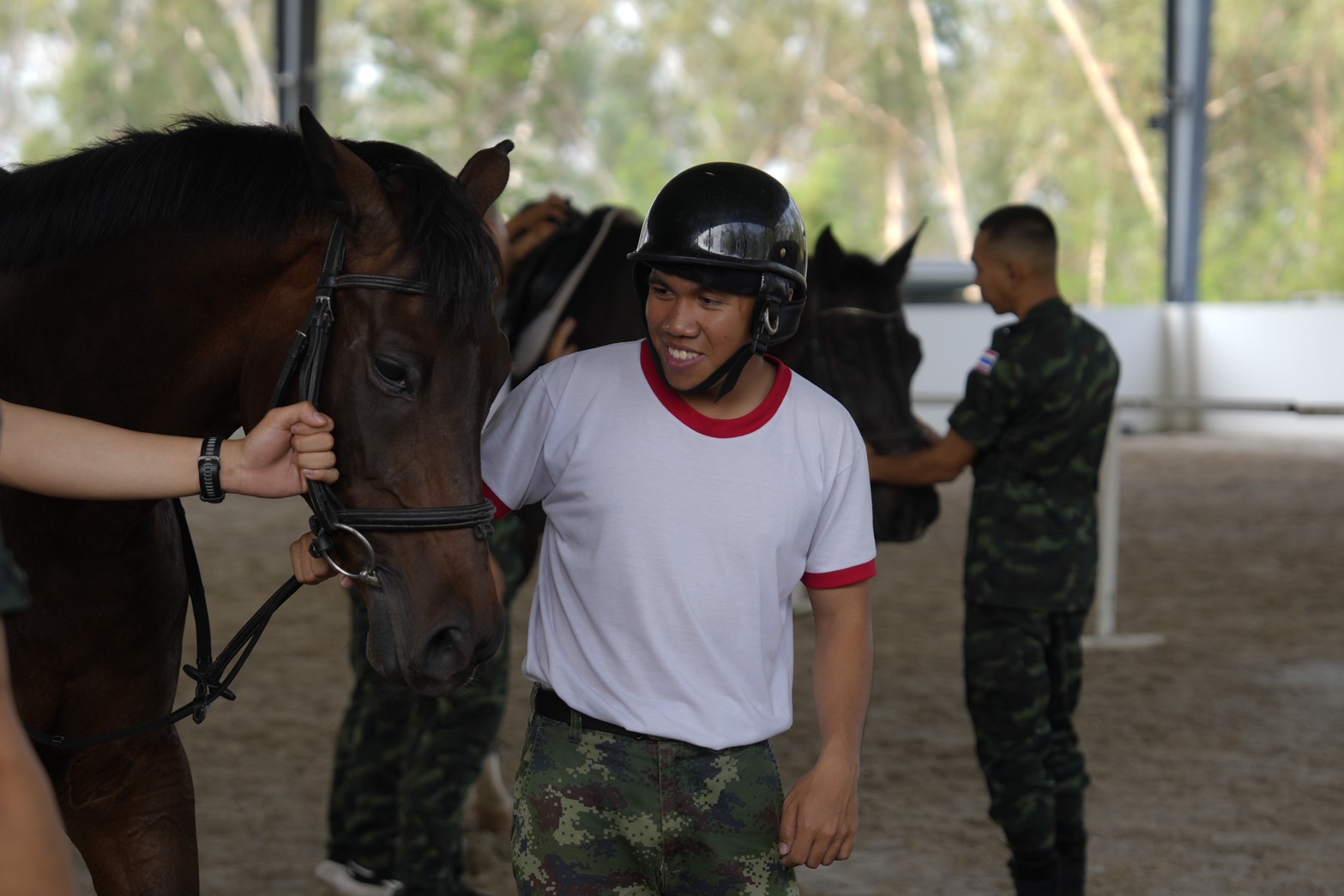 20 ก.พ. - 1 มี.ค. 69
นนร. ชั้นปีที่ 2 รุ่นที่ 76 ฝึกภาคสนาม วิชาการฝึกยุทโธปกรณ์ของเหล่าทหารม้า โดยทำการฝึก 4 สถานี
สถานีที่ 1 ขี่ม้าเบื้องต้น
สถานีที่ 2 อาวุธยุทโธปกรณ์ของเหล่าทหารม้า
สถานีที่ 3 ขับรถถังและรถสายพาน
สถานีที่ 4 พลประจำรถ (TACOS)