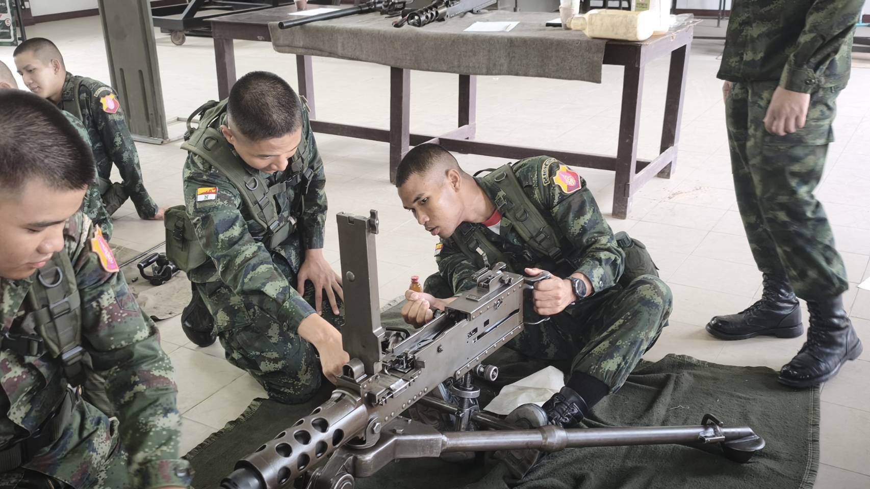 20 ก.พ. - 1 มี.ค. 69
นนร. ชั้นปีที่ 2 รุ่นที่ 76 ฝึกภาคสนาม วิชาการฝึกยุทโธปกรณ์ของเหล่าทหารม้า โดยทำการฝึก 4 สถานี
สถานีที่ 1 ขี่ม้าเบื้องต้น
สถานีที่ 2 อาวุธยุทโธปกรณ์ของเหล่าทหารม้า
สถานีที่ 3 ขับรถถังและรถสายพาน
สถานีที่ 4 พลประจำรถ (TACOS)