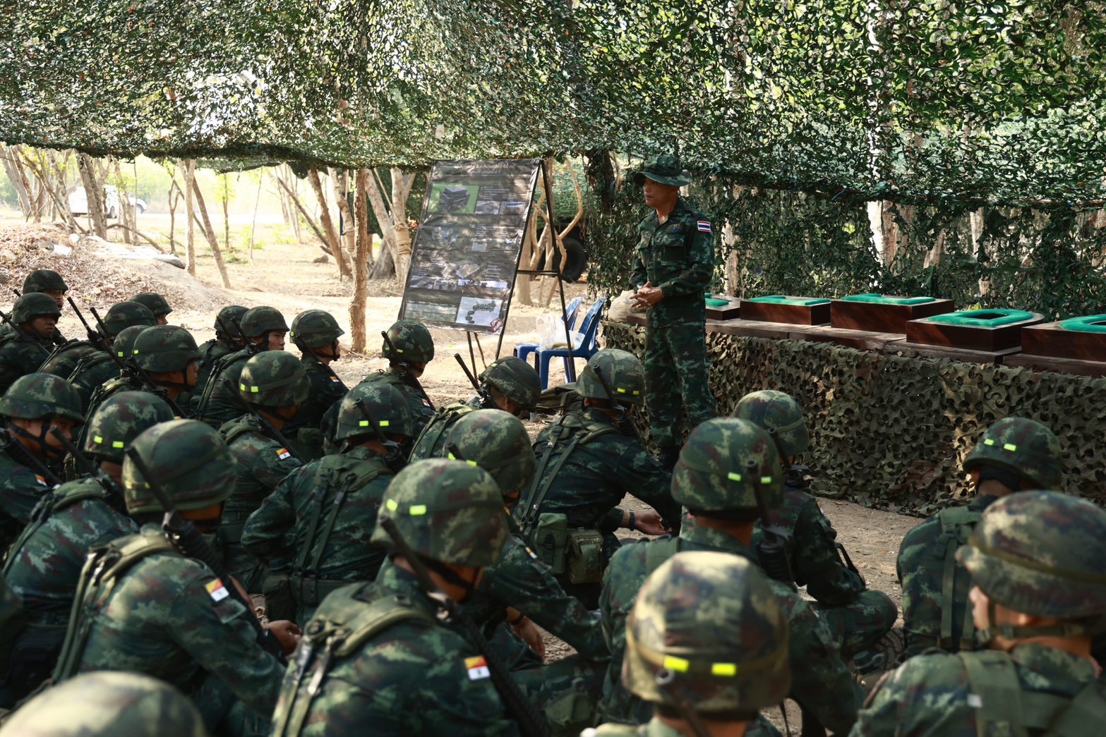 20 ก.พ. - 5 มี.ค. 69 
นนร.ชั้นปีที่ 1 รุ่นที่ 77 ฝึกภาคสนาม วิชาการฝึกช่างสนาม วัตถุระเบิด และการทำลาย 
ทำการฝึกต่างๆดังนี้
1.การฝึกป้อมสนาม
2.การฝึกเครื่องกีดขวาง
3.การฝึกการพราง
4.การฝึกระบบการจุดระเบิดด้วยเชื้อปะทุชนวน, เชื้อปะทุไฟฟ้า และชนวนฝักแคระเบิด
5.การฝึกการติดตั้งรื้อถอนทุ่นระเบิดดักรถถัง, ทุ่นระเบิดสังหานบุคคลฝ่ายเรา และต่างประเทศ
6.การฝึกการติดตั้งรื้อถอนกับระเบิดแสวงเครื่อง พวกใช้เชื้อปะทุชนวน และพวกใช้เชื้อปะทุไฟฟ้า
7.การฝึกการใช้เครื่องตรวจค้นทุ่นระบิด, การเจาะช่องอย่างเร่งด่วน และการเจาะช่องอย่างประณีต
8.การฝึกการยุทธ์ข้ามลำน้ำ, แพ และสะพาน  
9.การฝึกเครื่องหนุนมั่น/เครื่องหนุนลอย