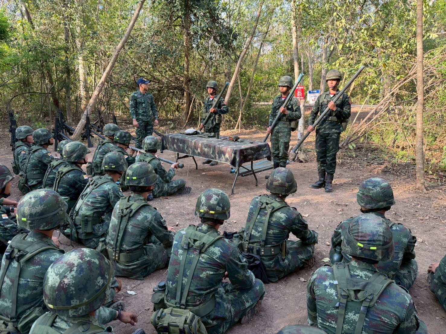 20 ก.พ. - 5 มี.ค. 69 
นนร.ชั้นปีที่ 1 รุ่นที่ 77 ฝึกภาคสนาม วิชาการฝึกช่างสนาม วัตถุระเบิด และการทำลาย 
ทำการฝึกต่างๆดังนี้
1.การฝึกป้อมสนาม
2.การฝึกเครื่องกีดขวาง
3.การฝึกการพราง
4.การฝึกระบบการจุดระเบิดด้วยเชื้อปะทุชนวน, เชื้อปะทุไฟฟ้า และชนวนฝักแคระเบิด
5.การฝึกการติดตั้งรื้อถอนทุ่นระเบิดดักรถถัง, ทุ่นระเบิดสังหานบุคคลฝ่ายเรา และต่างประเทศ
6.การฝึกการติดตั้งรื้อถอนกับระเบิดแสวงเครื่อง พวกใช้เชื้อปะทุชนวน และพวกใช้เชื้อปะทุไฟฟ้า
7.การฝึกการใช้เครื่องตรวจค้นทุ่นระบิด, การเจาะช่องอย่างเร่งด่วน และการเจาะช่องอย่างประณีต
8.การฝึกการยุทธ์ข้ามลำน้ำ, แพ และสะพาน  
9.การฝึกเครื่องหนุนมั่น/เครื่องหนุนลอย