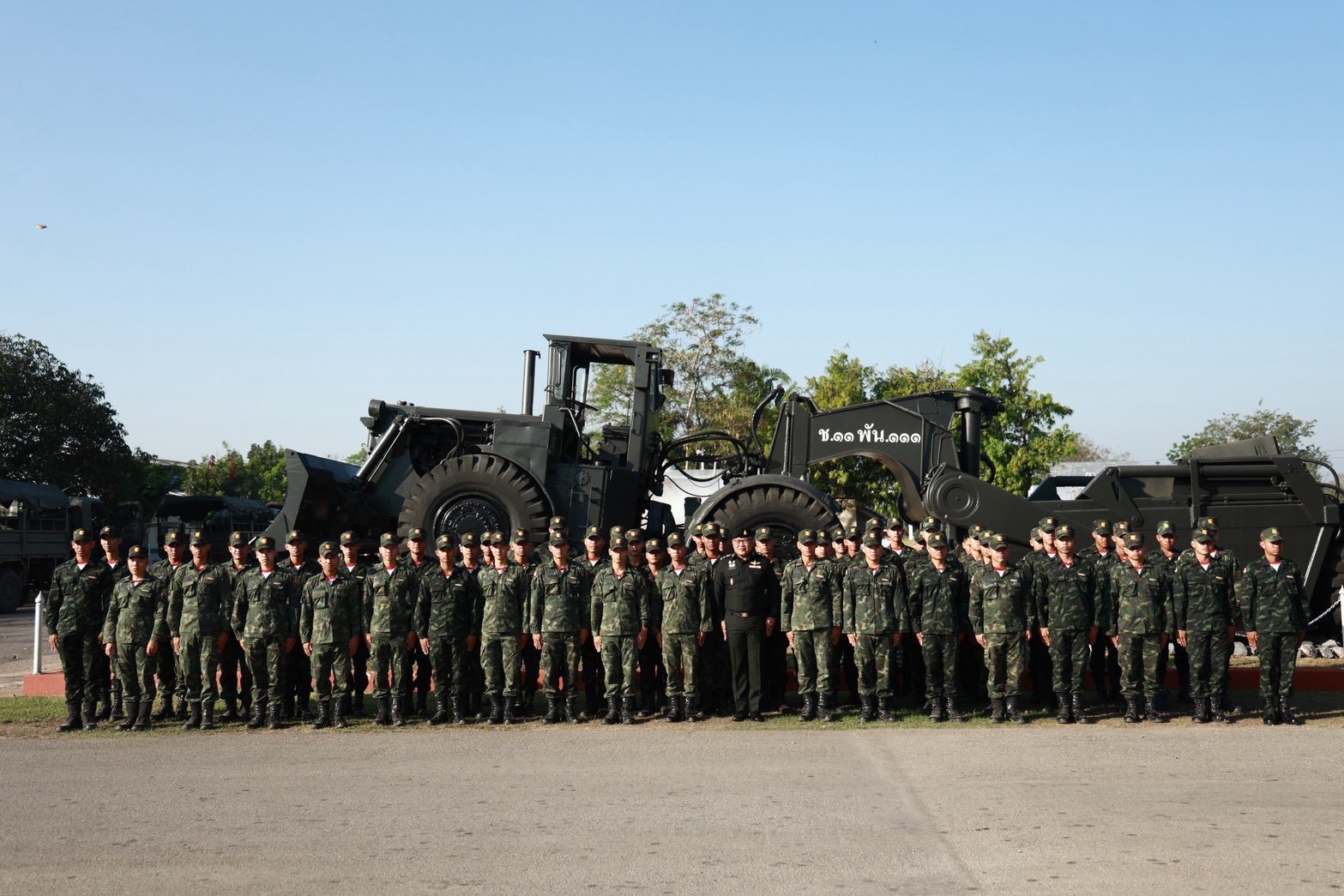 20 ก.พ. - 5 มี.ค. 69 
นนร.ชั้นปีที่ 1 รุ่นที่ 77 ฝึกภาคสนาม วิชาการฝึกช่างสนาม วัตถุระเบิด และการทำลาย 
ทำการฝึกต่างๆดังนี้
1.การฝึกป้อมสนาม
2.การฝึกเครื่องกีดขวาง
3.การฝึกการพราง
4.การฝึกระบบการจุดระเบิดด้วยเชื้อปะทุชนวน, เชื้อปะทุไฟฟ้า และชนวนฝักแคระเบิด
5.การฝึกการติดตั้งรื้อถอนทุ่นระเบิดดักรถถัง, ทุ่นระเบิดสังหานบุคคลฝ่ายเรา และต่างประเทศ
6.การฝึกการติดตั้งรื้อถอนกับระเบิดแสวงเครื่อง พวกใช้เชื้อปะทุชนวน และพวกใช้เชื้อปะทุไฟฟ้า
7.การฝึกการใช้เครื่องตรวจค้นทุ่นระบิด, การเจาะช่องอย่างเร่งด่วน และการเจาะช่องอย่างประณีต
8.การฝึกการยุทธ์ข้ามลำน้ำ, แพ และสะพาน  
9.การฝึกเครื่องหนุนมั่น/เครื่องหนุนลอย