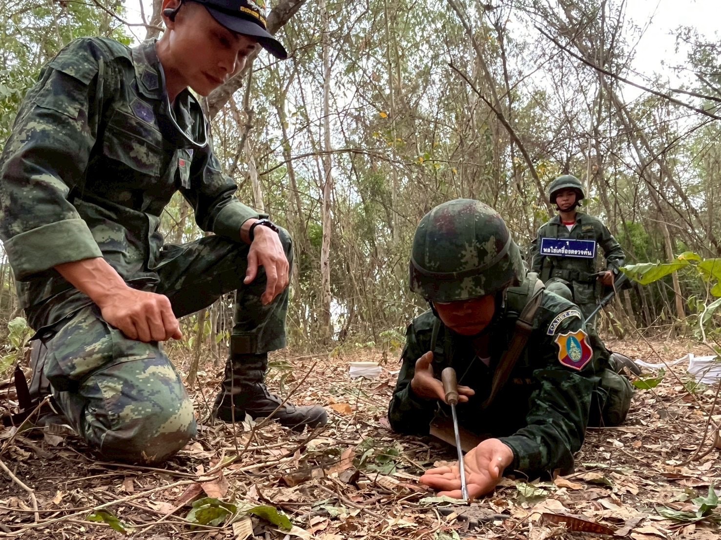 20 ก.พ. - 5 มี.ค. 69 
นนร.ชั้นปีที่ 1 รุ่นที่ 77 ฝึกภาคสนาม วิชาการฝึกช่างสนาม วัตถุระเบิด และการทำลาย 
ทำการฝึกต่างๆดังนี้
1.การฝึกป้อมสนาม
2.การฝึกเครื่องกีดขวาง
3.การฝึกการพราง
4.การฝึกระบบการจุดระเบิดด้วยเชื้อปะทุชนวน, เชื้อปะทุไฟฟ้า และชนวนฝักแคระเบิด
5.การฝึกการติดตั้งรื้อถอนทุ่นระเบิดดักรถถัง, ทุ่นระเบิดสังหานบุคคลฝ่ายเรา และต่างประเทศ
6.การฝึกการติดตั้งรื้อถอนกับระเบิดแสวงเครื่อง พวกใช้เชื้อปะทุชนวน และพวกใช้เชื้อปะทุไฟฟ้า
7.การฝึกการใช้เครื่องตรวจค้นทุ่นระบิด, การเจาะช่องอย่างเร่งด่วน และการเจาะช่องอย่างประณีต
8.การฝึกการยุทธ์ข้ามลำน้ำ, แพ และสะพาน  
9.การฝึกเครื่องหนุนมั่น/เครื่องหนุนลอย