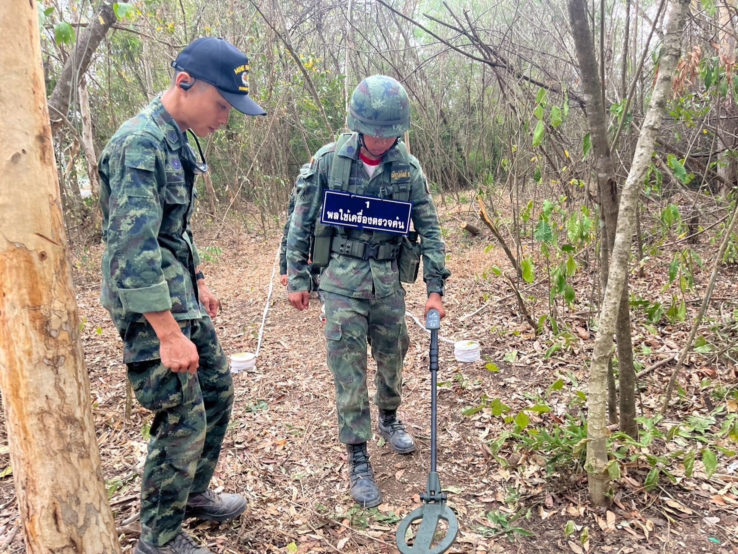 20 ก.พ. - 5 มี.ค. 69 
นนร.ชั้นปีที่ 1 รุ่นที่ 77 ฝึกภาคสนาม วิชาการฝึกช่างสนาม วัตถุระเบิด และการทำลาย 
ทำการฝึกต่างๆดังนี้
1.การฝึกป้อมสนาม
2.การฝึกเครื่องกีดขวาง
3.การฝึกการพราง
4.การฝึกระบบการจุดระเบิดด้วยเชื้อปะทุชนวน, เชื้อปะทุไฟฟ้า และชนวนฝักแคระเบิด
5.การฝึกการติดตั้งรื้อถอนทุ่นระเบิดดักรถถัง, ทุ่นระเบิดสังหานบุคคลฝ่ายเรา และต่างประเทศ
6.การฝึกการติดตั้งรื้อถอนกับระเบิดแสวงเครื่อง พวกใช้เชื้อปะทุชนวน และพวกใช้เชื้อปะทุไฟฟ้า
7.การฝึกการใช้เครื่องตรวจค้นทุ่นระบิด, การเจาะช่องอย่างเร่งด่วน และการเจาะช่องอย่างประณีต
8.การฝึกการยุทธ์ข้ามลำน้ำ, แพ และสะพาน  
9.การฝึกเครื่องหนุนมั่น/เครื่องหนุนลอย