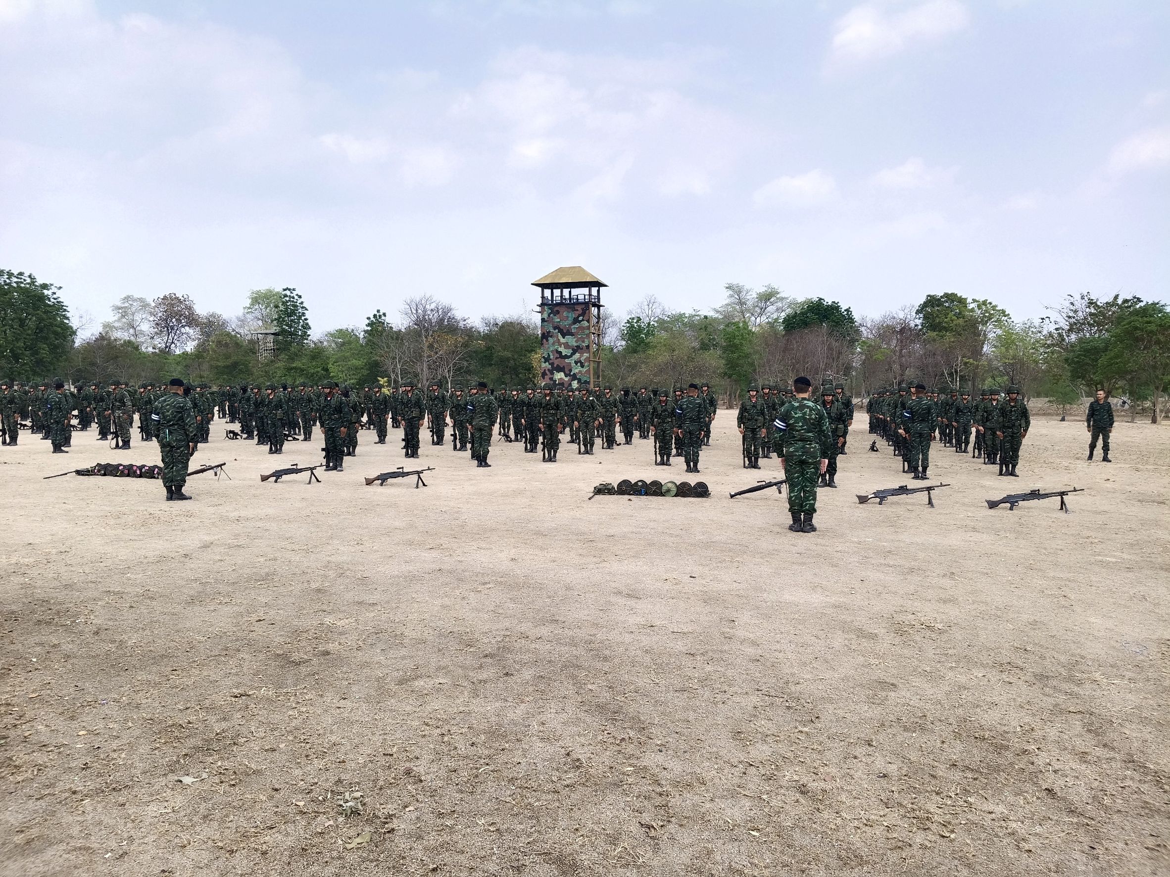 20 ก.พ. – 13 มี.ค. 69 /InfantryRiflePlatoonTacticsTraining 
นนร. ชั้นปีที่ 3 รุ่นที่ 75 ฝึกภาคสนาม วิชาการฝึกยุทธวิธีทหารราบระดับหมวด ทำการฝึกต่างๆดังนี้
1. การฝึกระเบียบการนำหน่วย
2. การฝึกการให้คำสั่งยุทธการของ ผบ.มว.
3. การฝึกการปฏิบัติในที่รวมพล
4. การฝึกการเคลื่อนที่เข้าปะทะ
5. การฝึกการเข้าที่รวมพล
6. การฝึกการเข้าตีกลางคืน
7. การฝึกเข้าตีเวลากลางวัน
8. การฝึกตั้งรับ
9. การฝึกการผลัดเปลี่ยนหน่วย 
10. การฝึกการลาดตระเวน/ตีโฉบฉวย
11. การฝึกการรบด้วยวิธีรุก/รับ