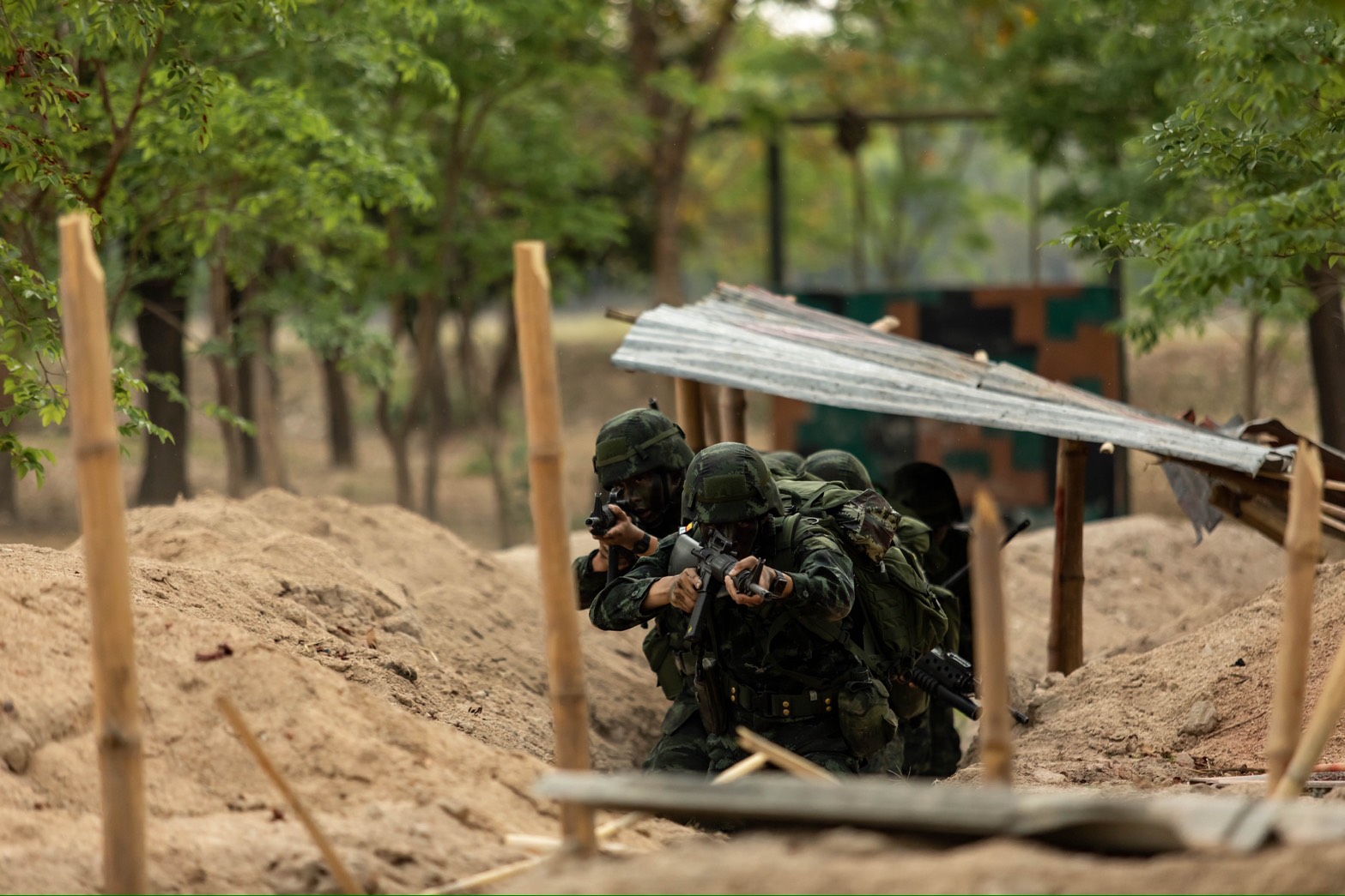 20 ก.พ. – 13 มี.ค. 69 /InfantryRiflePlatoonTacticsTraining 
นนร. ชั้นปีที่ 3 รุ่นที่ 75 ฝึกภาคสนาม วิชาการฝึกยุทธวิธีทหารราบระดับหมวด ทำการฝึกต่างๆดังนี้
1. การฝึกระเบียบการนำหน่วย
2. การฝึกการให้คำสั่งยุทธการของ ผบ.มว.
3. การฝึกการปฏิบัติในที่รวมพล
4. การฝึกการเคลื่อนที่เข้าปะทะ
5. การฝึกการเข้าที่รวมพล
6. การฝึกการเข้าตีกลางคืน
7. การฝึกเข้าตีเวลากลางวัน
8. การฝึกตั้งรับ
9. การฝึกการผลัดเปลี่ยนหน่วย 
10. การฝึกการลาดตระเวน/ตีโฉบฉวย
11. การฝึกการรบด้วยวิธีรุก/รับ