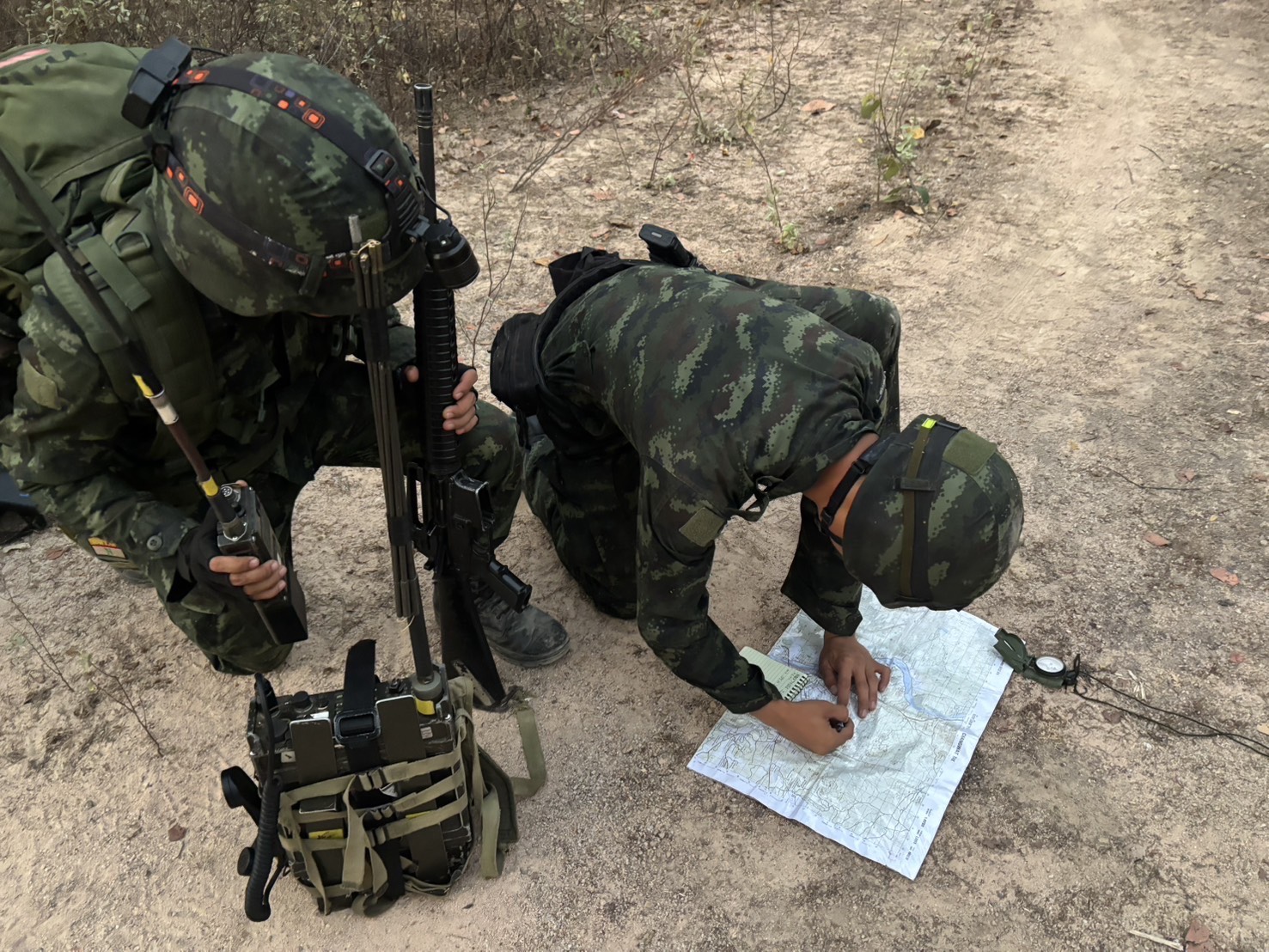 20 ก.พ. – 13 มี.ค. 69 /InfantryRiflePlatoonTacticsTraining 
นนร. ชั้นปีที่ 3 รุ่นที่ 75 ฝึกภาคสนาม วิชาการฝึกยุทธวิธีทหารราบระดับหมวด ทำการฝึกต่างๆดังนี้
1. การฝึกระเบียบการนำหน่วย
2. การฝึกการให้คำสั่งยุทธการของ ผบ.มว.
3. การฝึกการปฏิบัติในที่รวมพล
4. การฝึกการเคลื่อนที่เข้าปะทะ
5. การฝึกการเข้าที่รวมพล
6. การฝึกการเข้าตีกลางคืน
7. การฝึกเข้าตีเวลากลางวัน
8. การฝึกตั้งรับ
9. การฝึกการผลัดเปลี่ยนหน่วย 
10. การฝึกการลาดตระเวน/ตีโฉบฉวย
11. การฝึกการรบด้วยวิธีรุก/รับ