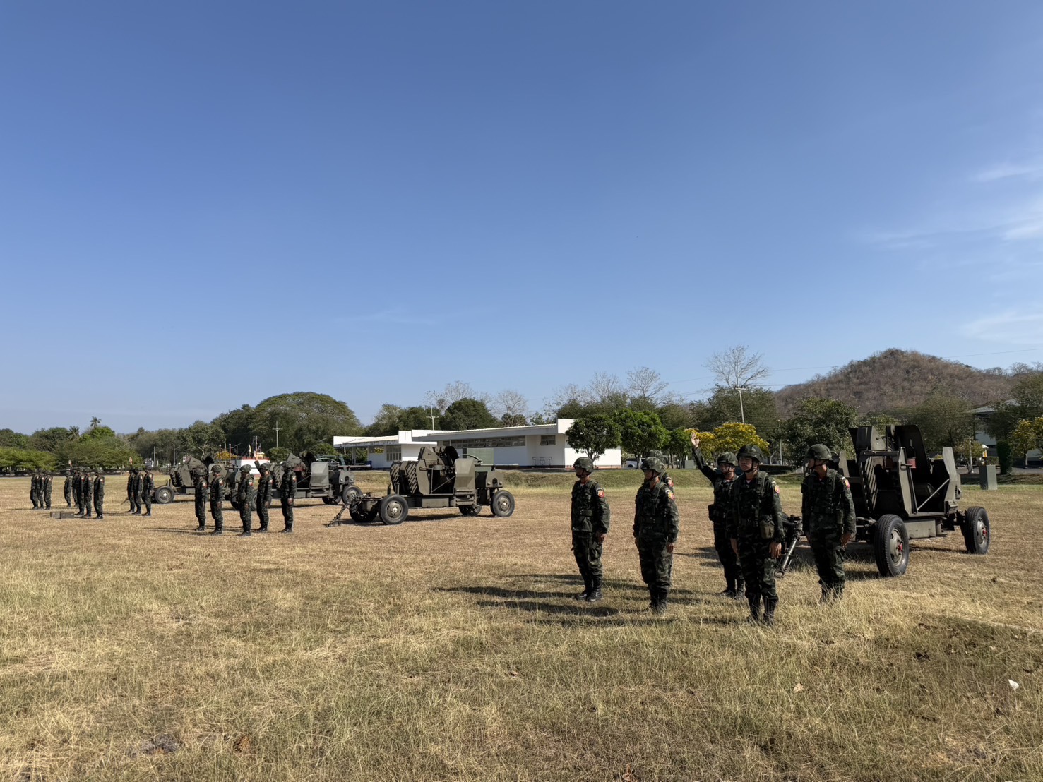 2 – 17 มี.ค. 69 /FieldArtilleryAndAirDefenseArtilleryTraining/
นนร.ชั้นปีที่ 2 รุ่นที่ 76 วิชาการฝึกปืนใหญ่สนาม และปืนใหญ่ต่อสู้อากาศยาน ทำการฝึกต่างๆดังนี้
1. การฝึกใช้อาวุธนำวิถีระดับต่ำ Star Streak                 .            
2. การฝึกการใช้อาวุธประจำกายในการป้องกันภัยทางอากาศ
3. การฝึกหน้าที่พลประจำปืน ปตอ. 40 มม. และการเล็งตาม
4. การฝึกการปฏิบัติงานของ  ศปภอ.พัน.ปตอ.
5. การฝึกการปฏิบัติงานของเรดาร์ LADDS