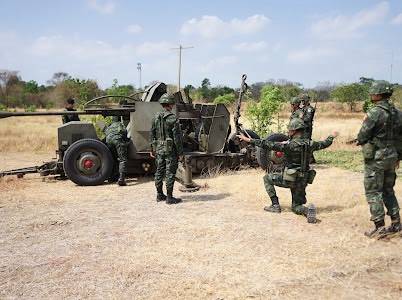 2 – 17 มี.ค. 69 /FieldArtilleryAndAirDefenseArtilleryTraining/
นนร.ชั้นปีที่ 2 รุ่นที่ 76 วิชาการฝึกปืนใหญ่สนาม และปืนใหญ่ต่อสู้อากาศยาน ทำการฝึกต่างๆดังนี้
1. การฝึกใช้อาวุธนำวิถีระดับต่ำ Star Streak                 .            
2. การฝึกการใช้อาวุธประจำกายในการป้องกันภัยทางอากาศ
3. การฝึกหน้าที่พลประจำปืน ปตอ. 40 มม. และการเล็งตาม
4. การฝึกการปฏิบัติงานของ  ศปภอ.พัน.ปตอ.
5. การฝึกการปฏิบัติงานของเรดาร์ LADDS