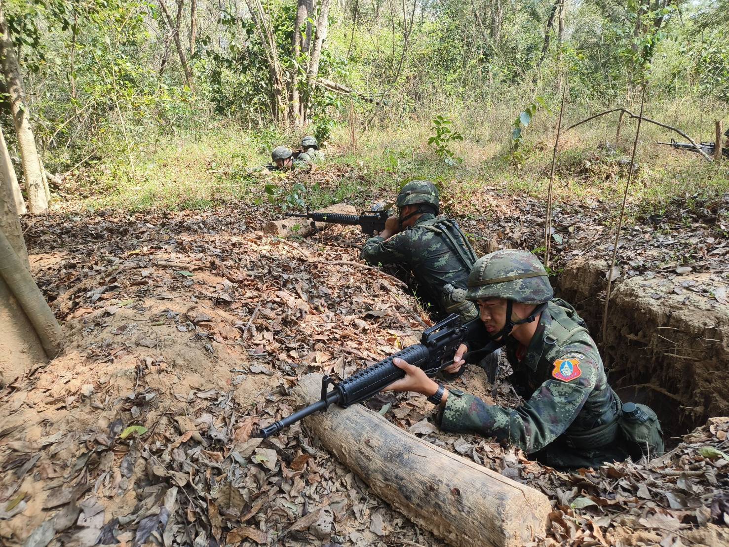 5 – 18 มี.ค. 69 /SoldierCombatSkillsAndTacticsTraining /
นนร.ชั้นปีที่ 1 รุ่นที่ 77 วิชาการฝึกบุคคลทำการรบและการฝึกทางยุทธวิธี  ทำการฝึกต่างๆดังนี้
1. การฝึกการเคลื่อนที่ 
2. การฝึกการสร้างที่มั่นรบ
3. การฝึกการตรวจการณ์, และการกะระยะ
4. การฝึกพื้นฐานชุดยิง-หมู่ปืนเล็ก