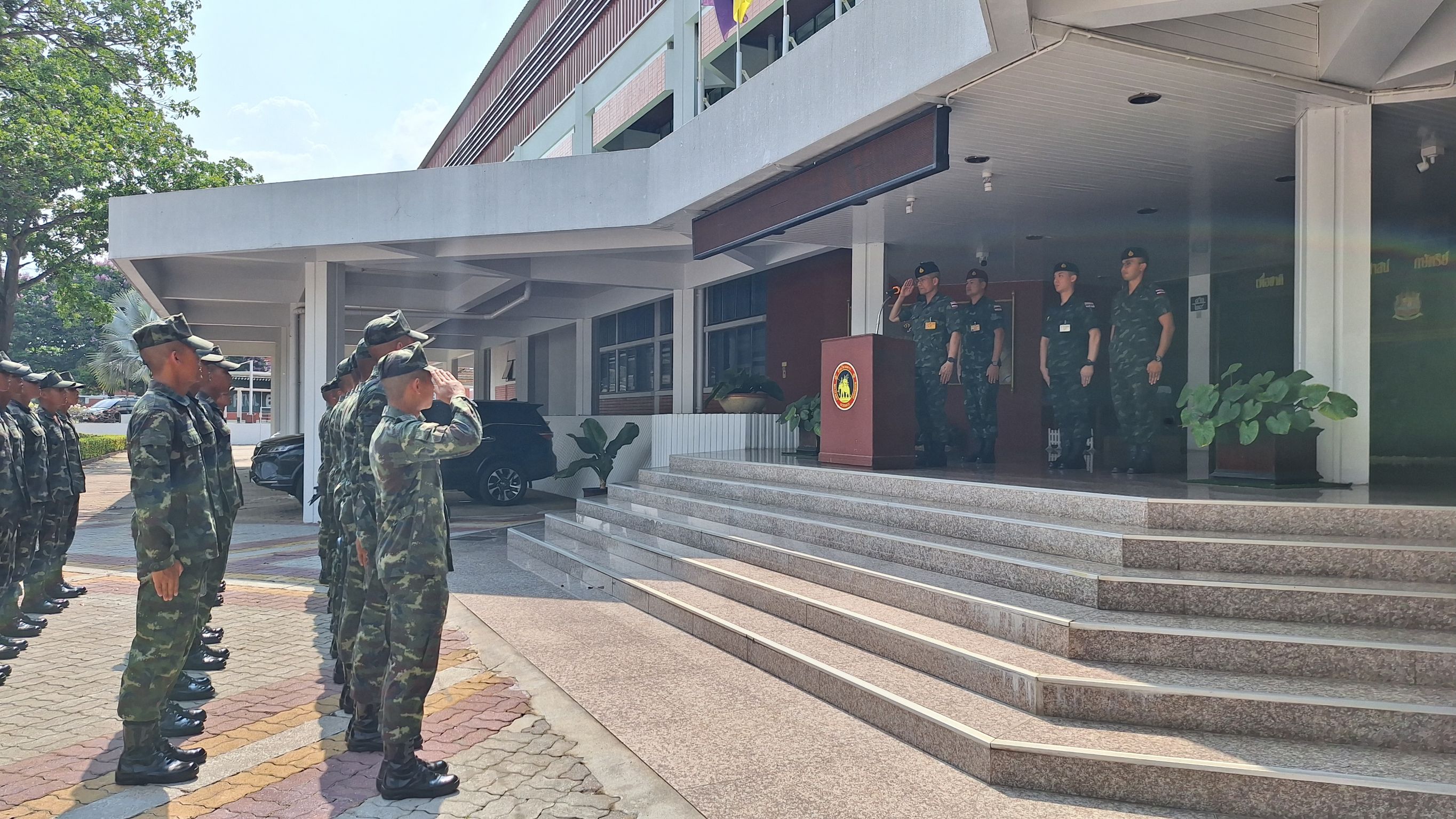 นนร.ชั้นปีที่ 1 รุ่นที่78 ปี2569 -ScholarshipInterviewNewCadet2569- 
การสอบสัมภาษณ์เพื่อคัดเลือก นนร.ชั้นปีที่ 1 รุ่นที่ 78 ไปศึกษาในต่างประเทศ ประจำปีงบประมาณ 2569
เมื่อ วันที่ 24 มี.ค. 69 เวลา 09.45 น. รองผู้อำนวยการส่วนวิชาทหาร โรงเรียนนายร้อยพระจุลจอมเกล้า เป็นประธานในการดำเนินการสอบสัมภาษณ์คัดเลือก นักเรียนนายร้อยชั้นปีที่ 1 รุ่นที่ 78 ที่มีความสนในรับทุนจาก ทบ. เพื่อเดินทางไปศึกษา ณ สถาบันวิชาการต่างประเทศ ประจำปีงบประมาณ 2569