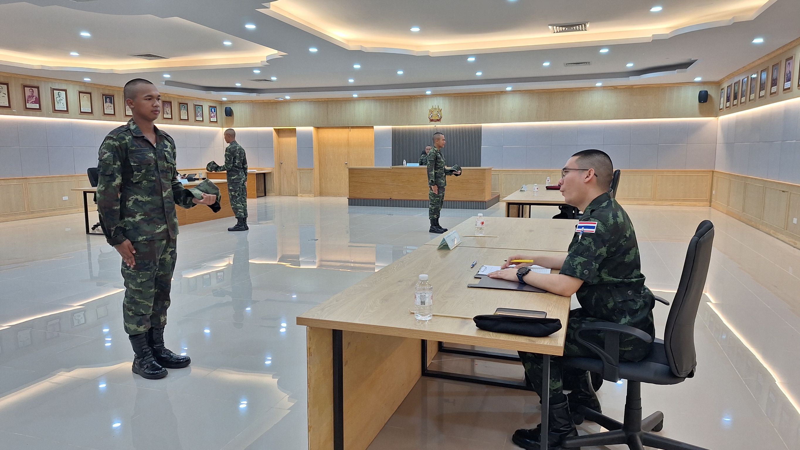 นนร.ชั้นปีที่ 1 รุ่นที่78 ปี2569 -ScholarshipInterviewNewCadet2569- 
การสอบสัมภาษณ์เพื่อคัดเลือก นนร.ชั้นปีที่ 1 รุ่นที่ 78 ไปศึกษาในต่างประเทศ ประจำปีงบประมาณ 2569
เมื่อ วันที่ 24 มี.ค. 69 เวลา 09.45 น. รองผู้อำนวยการส่วนวิชาทหาร โรงเรียนนายร้อยพระจุลจอมเกล้า เป็นประธานในการดำเนินการสอบสัมภาษณ์คัดเลือก นักเรียนนายร้อยชั้นปีที่ 1 รุ่นที่ 78 ที่มีความสนในรับทุนจาก ทบ. เพื่อเดินทางไปศึกษา ณ สถาบันวิชาการต่างประเทศ ประจำปีงบประมาณ 2569