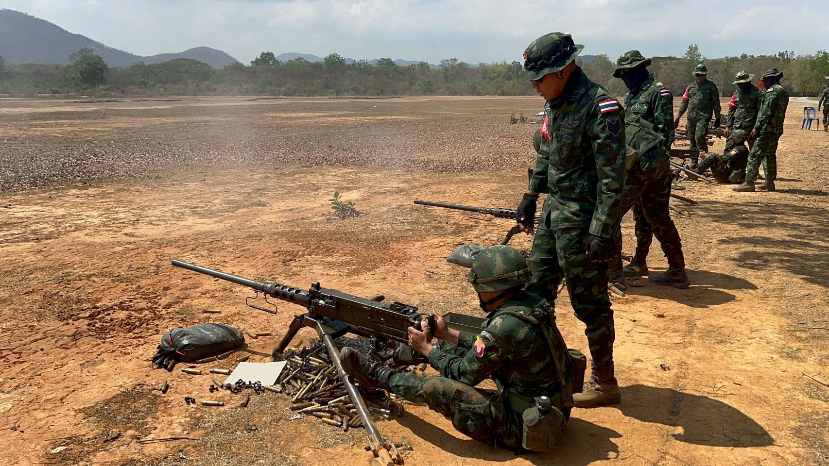 18 – 27 มี.ค. 69 /UnitWeaponSystemsAndFireControlTraining /
นนร.ชั้นปีที่ 2 รุ่นที่ 76 วิชาการฝึกยิงอาวุธประจำหน่วย หลักยิงและตรวจการณ์ ทำการฝึกต่างๆดังนี้
1. การฝึกหน้าที่พลประจำเครื่องยิงและการตั้งยิง ค.60 มม., ค.81 มม., ค.120 มม. และการฝึกทำหน้าที่ ผตน. 
2. การฝึกหน้าที่พลประจำปืน ปก.38, ปก.93 และการฝึกทำแผ่นจดระยะ ปก.
3. การฝึกเครื่องช่วยฝึกเทคโนโลยีสูง (Focuss-2) Application และ ส่วนยิง (ค.อัดลม) (เสริม ผตน.)
4. การยิงปืนด้วยกระสุนจริง ปก.38 และ ปก.93
5. การฝึกส่วนอำนวยการยิง, ผู้ตรวจการณ์หน้า และ ส่วนยิง (ค.อัดลม) (เสริม ผตน.)
6. การฝึกการสร้างสนามทุ่นระเบิดป้องกันตน
7. การฝึกการใช้บังกะโลตอปิโดเจาะช่องสนามทุ่นระเบิด
8. การฝึกการติดตั้งและรื้อถอนทุ่นระเบิดสังหารบุคคล M18A1 (เคลย์มอร์)