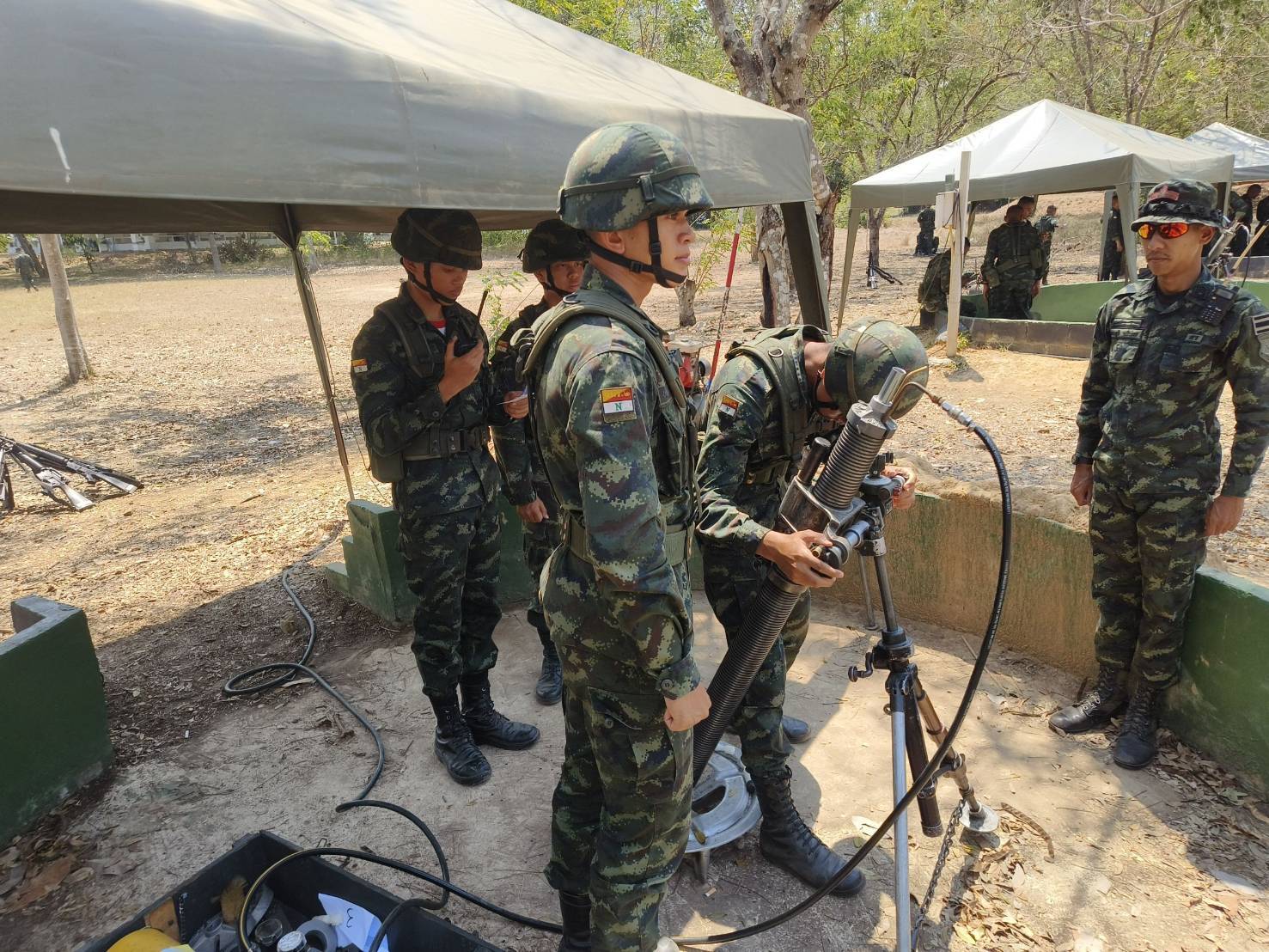 18 – 27 มี.ค. 69 /UnitWeaponSystemsAndFireControlTraining /
นนร.ชั้นปีที่ 2 รุ่นที่ 76 วิชาการฝึกยิงอาวุธประจำหน่วย หลักยิงและตรวจการณ์ ทำการฝึกต่างๆดังนี้
1. การฝึกหน้าที่พลประจำเครื่องยิงและการตั้งยิง ค.60 มม., ค.81 มม., ค.120 มม. และการฝึกทำหน้าที่ ผตน. 
2. การฝึกหน้าที่พลประจำปืน ปก.38, ปก.93 และการฝึกทำแผ่นจดระยะ ปก.
3. การฝึกเครื่องช่วยฝึกเทคโนโลยีสูง (Focuss-2) Application และ ส่วนยิง (ค.อัดลม) (เสริม ผตน.)
4. การยิงปืนด้วยกระสุนจริง ปก.38 และ ปก.93
5. การฝึกส่วนอำนวยการยิง, ผู้ตรวจการณ์หน้า และ ส่วนยิง (ค.อัดลม) (เสริม ผตน.)
6. การฝึกการสร้างสนามทุ่นระเบิดป้องกันตน
7. การฝึกการใช้บังกะโลตอปิโดเจาะช่องสนามทุ่นระเบิด
8. การฝึกการติดตั้งและรื้อถอนทุ่นระเบิดสังหารบุคคล M18A1 (เคลย์มอร์)