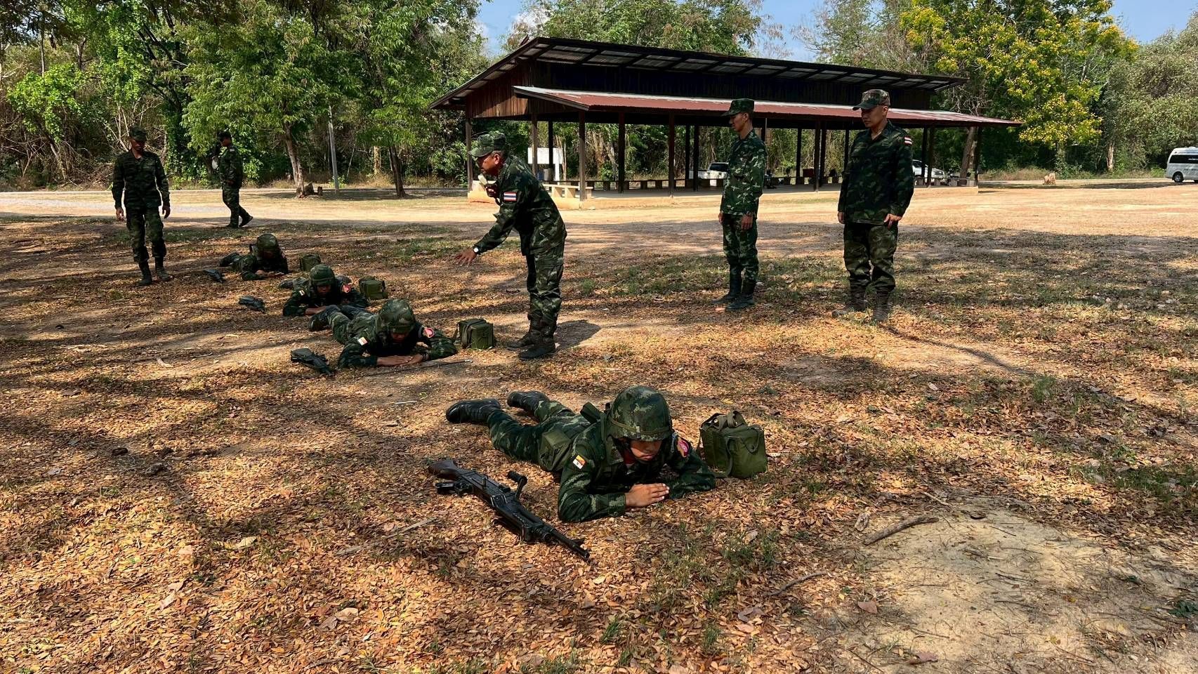 18 – 27 มี.ค. 69 /UnitWeaponSystemsAndFireControlTraining /
นนร.ชั้นปีที่ 2 รุ่นที่ 76 วิชาการฝึกยิงอาวุธประจำหน่วย หลักยิงและตรวจการณ์ ทำการฝึกต่างๆดังนี้
1. การฝึกหน้าที่พลประจำเครื่องยิงและการตั้งยิง ค.60 มม., ค.81 มม., ค.120 มม. และการฝึกทำหน้าที่ ผตน. 
2. การฝึกหน้าที่พลประจำปืน ปก.38, ปก.93 และการฝึกทำแผ่นจดระยะ ปก.
3. การฝึกเครื่องช่วยฝึกเทคโนโลยีสูง (Focuss-2) Application และ ส่วนยิง (ค.อัดลม) (เสริม ผตน.)
4. การยิงปืนด้วยกระสุนจริง ปก.38 และ ปก.93
5. การฝึกส่วนอำนวยการยิง, ผู้ตรวจการณ์หน้า และ ส่วนยิง (ค.อัดลม) (เสริม ผตน.)
6. การฝึกการสร้างสนามทุ่นระเบิดป้องกันตน
7. การฝึกการใช้บังกะโลตอปิโดเจาะช่องสนามทุ่นระเบิด
8. การฝึกการติดตั้งและรื้อถอนทุ่นระเบิดสังหารบุคคล M18A1 (เคลย์มอร์)