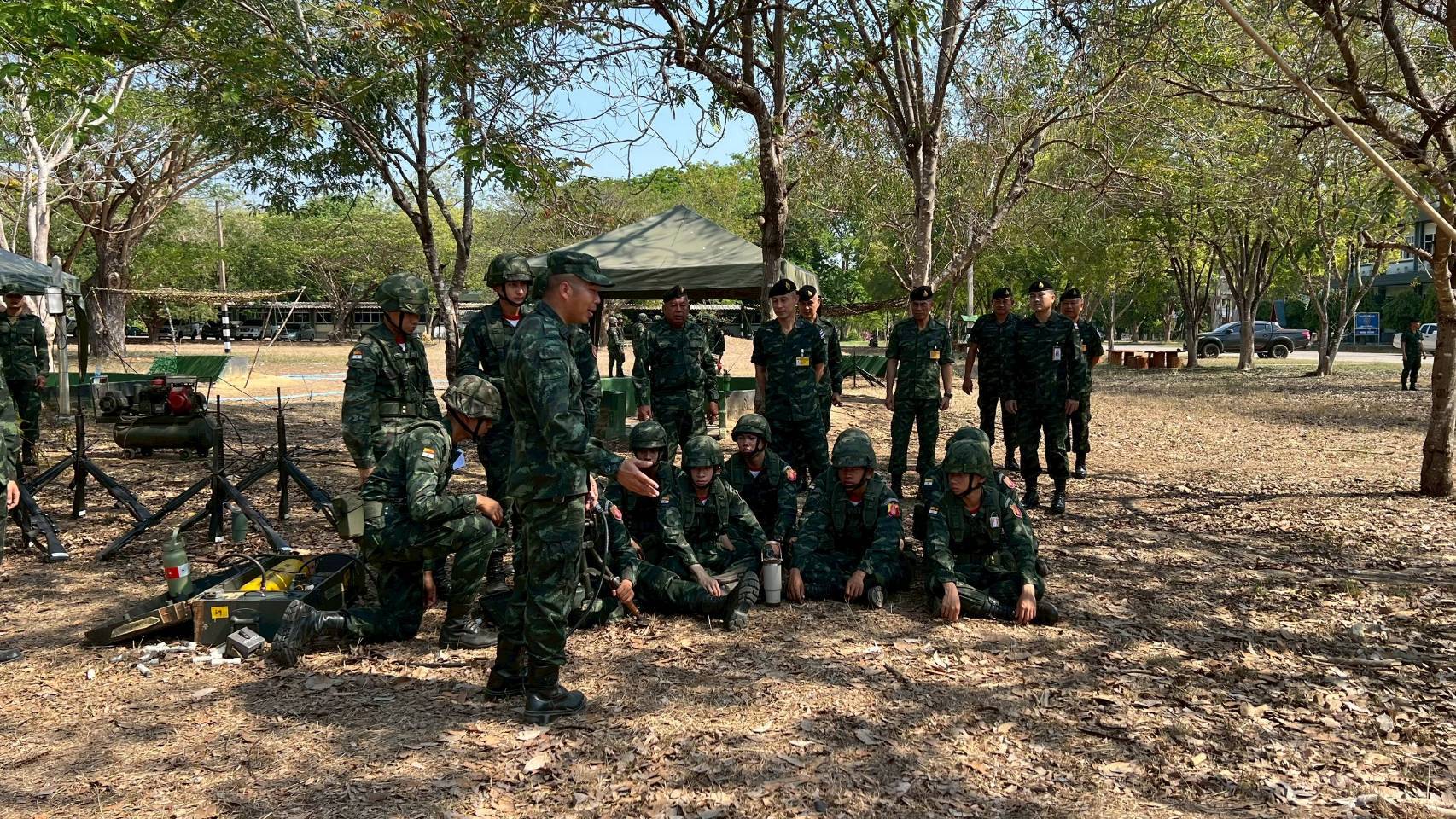18 – 27 มี.ค. 69 /UnitWeaponSystemsAndFireControlTraining /
นนร.ชั้นปีที่ 2 รุ่นที่ 76 วิชาการฝึกยิงอาวุธประจำหน่วย หลักยิงและตรวจการณ์ ทำการฝึกต่างๆดังนี้
1. การฝึกหน้าที่พลประจำเครื่องยิงและการตั้งยิง ค.60 มม., ค.81 มม., ค.120 มม. และการฝึกทำหน้าที่ ผตน. 
2. การฝึกหน้าที่พลประจำปืน ปก.38, ปก.93 และการฝึกทำแผ่นจดระยะ ปก.
3. การฝึกเครื่องช่วยฝึกเทคโนโลยีสูง (Focuss-2) Application และ ส่วนยิง (ค.อัดลม) (เสริม ผตน.)
4. การยิงปืนด้วยกระสุนจริง ปก.38 และ ปก.93
5. การฝึกส่วนอำนวยการยิง, ผู้ตรวจการณ์หน้า และ ส่วนยิง (ค.อัดลม) (เสริม ผตน.)
6. การฝึกการสร้างสนามทุ่นระเบิดป้องกันตน
7. การฝึกการใช้บังกะโลตอปิโดเจาะช่องสนามทุ่นระเบิด
8. การฝึกการติดตั้งและรื้อถอนทุ่นระเบิดสังหารบุคคล M18A1 (เคลย์มอร์)