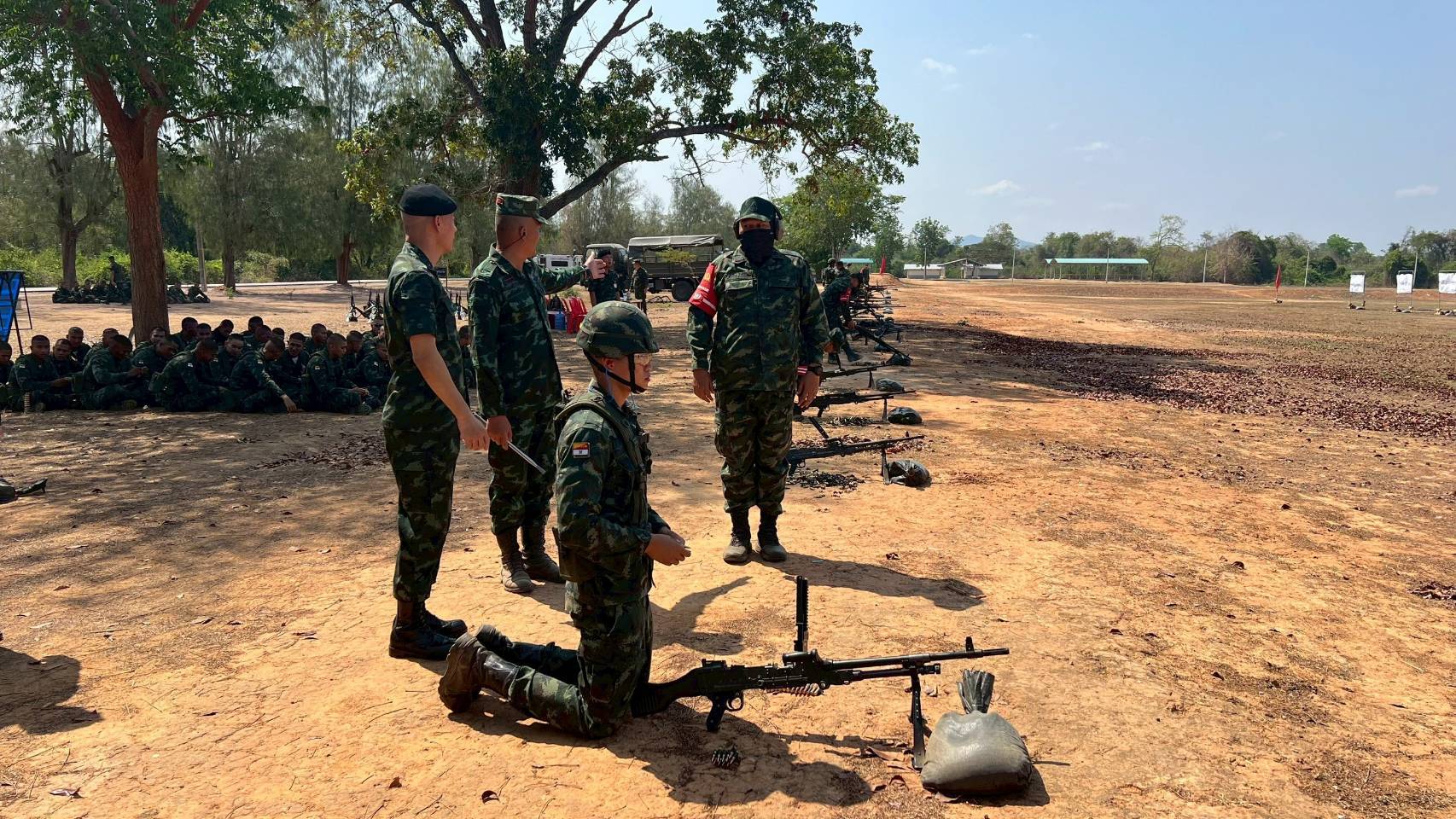 18 – 27 มี.ค. 69 /UnitWeaponSystemsAndFireControlTraining /
นนร.ชั้นปีที่ 2 รุ่นที่ 76 วิชาการฝึกยิงอาวุธประจำหน่วย หลักยิงและตรวจการณ์ ทำการฝึกต่างๆดังนี้
1. การฝึกหน้าที่พลประจำเครื่องยิงและการตั้งยิง ค.60 มม., ค.81 มม., ค.120 มม. และการฝึกทำหน้าที่ ผตน. 
2. การฝึกหน้าที่พลประจำปืน ปก.38, ปก.93 และการฝึกทำแผ่นจดระยะ ปก.
3. การฝึกเครื่องช่วยฝึกเทคโนโลยีสูง (Focuss-2) Application และ ส่วนยิง (ค.อัดลม) (เสริม ผตน.)
4. การยิงปืนด้วยกระสุนจริง ปก.38 และ ปก.93
5. การฝึกส่วนอำนวยการยิง, ผู้ตรวจการณ์หน้า และ ส่วนยิง (ค.อัดลม) (เสริม ผตน.)
6. การฝึกการสร้างสนามทุ่นระเบิดป้องกันตน
7. การฝึกการใช้บังกะโลตอปิโดเจาะช่องสนามทุ่นระเบิด
8. การฝึกการติดตั้งและรื้อถอนทุ่นระเบิดสังหารบุคคล M18A1 (เคลย์มอร์)