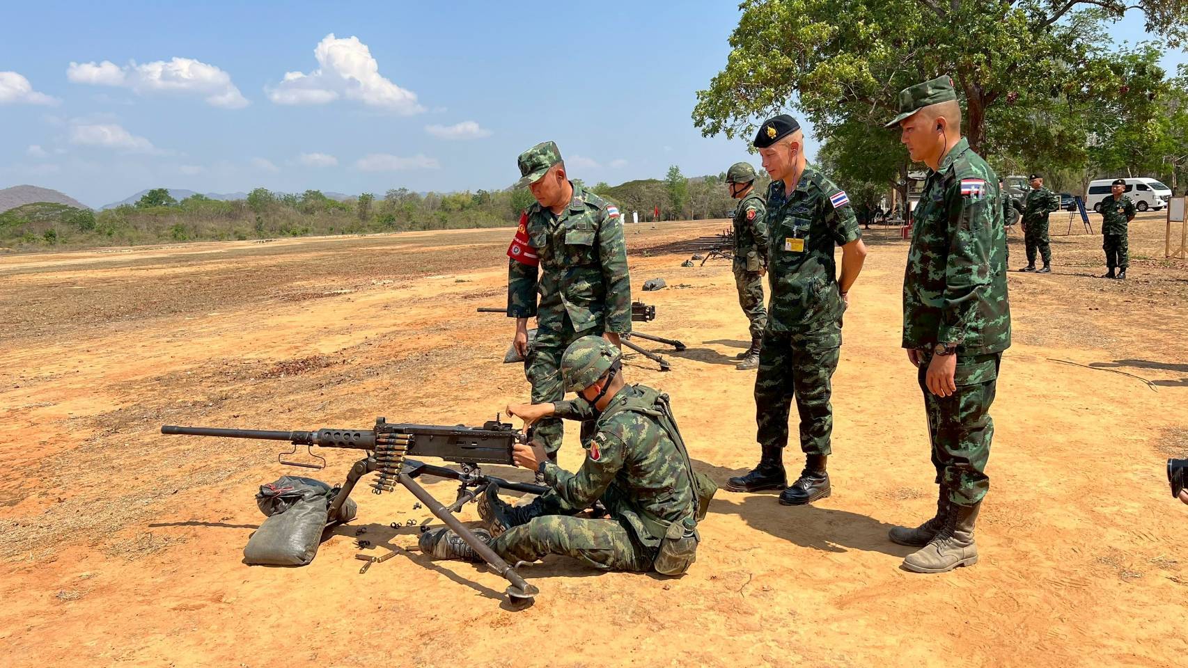 18 – 27 มี.ค. 69 /UnitWeaponSystemsAndFireControlTraining /
นนร.ชั้นปีที่ 2 รุ่นที่ 76 วิชาการฝึกยิงอาวุธประจำหน่วย หลักยิงและตรวจการณ์ ทำการฝึกต่างๆดังนี้
1. การฝึกหน้าที่พลประจำเครื่องยิงและการตั้งยิง ค.60 มม., ค.81 มม., ค.120 มม. และการฝึกทำหน้าที่ ผตน. 
2. การฝึกหน้าที่พลประจำปืน ปก.38, ปก.93 และการฝึกทำแผ่นจดระยะ ปก.
3. การฝึกเครื่องช่วยฝึกเทคโนโลยีสูง (Focuss-2) Application และ ส่วนยิง (ค.อัดลม) (เสริม ผตน.)
4. การยิงปืนด้วยกระสุนจริง ปก.38 และ ปก.93
5. การฝึกส่วนอำนวยการยิง, ผู้ตรวจการณ์หน้า และ ส่วนยิง (ค.อัดลม) (เสริม ผตน.)
6. การฝึกการสร้างสนามทุ่นระเบิดป้องกันตน
7. การฝึกการใช้บังกะโลตอปิโดเจาะช่องสนามทุ่นระเบิด
8. การฝึกการติดตั้งและรื้อถอนทุ่นระเบิดสังหารบุคคล M18A1 (เคลย์มอร์)