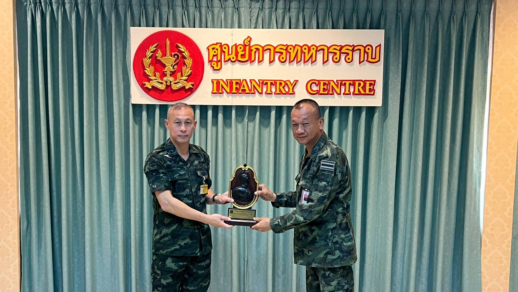 18 – 27 มี.ค. 69 /UnitWeaponSystemsAndFireControlTraining /
นนร.ชั้นปีที่ 2 รุ่นที่ 76 วิชาการฝึกยิงอาวุธประจำหน่วย หลักยิงและตรวจการณ์ ทำการฝึกต่างๆดังนี้
1. การฝึกหน้าที่พลประจำเครื่องยิงและการตั้งยิง ค.60 มม., ค.81 มม., ค.120 มม. และการฝึกทำหน้าที่ ผตน. 
2. การฝึกหน้าที่พลประจำปืน ปก.38, ปก.93 และการฝึกทำแผ่นจดระยะ ปก.
3. การฝึกเครื่องช่วยฝึกเทคโนโลยีสูง (Focuss-2) Application และ ส่วนยิง (ค.อัดลม) (เสริม ผตน.)
4. การยิงปืนด้วยกระสุนจริง ปก.38 และ ปก.93
5. การฝึกส่วนอำนวยการยิง, ผู้ตรวจการณ์หน้า และ ส่วนยิง (ค.อัดลม) (เสริม ผตน.)
6. การฝึกการสร้างสนามทุ่นระเบิดป้องกันตน
7. การฝึกการใช้บังกะโลตอปิโดเจาะช่องสนามทุ่นระเบิด
8. การฝึกการติดตั้งและรื้อถอนทุ่นระเบิดสังหารบุคคล M18A1 (เคลย์มอร์)