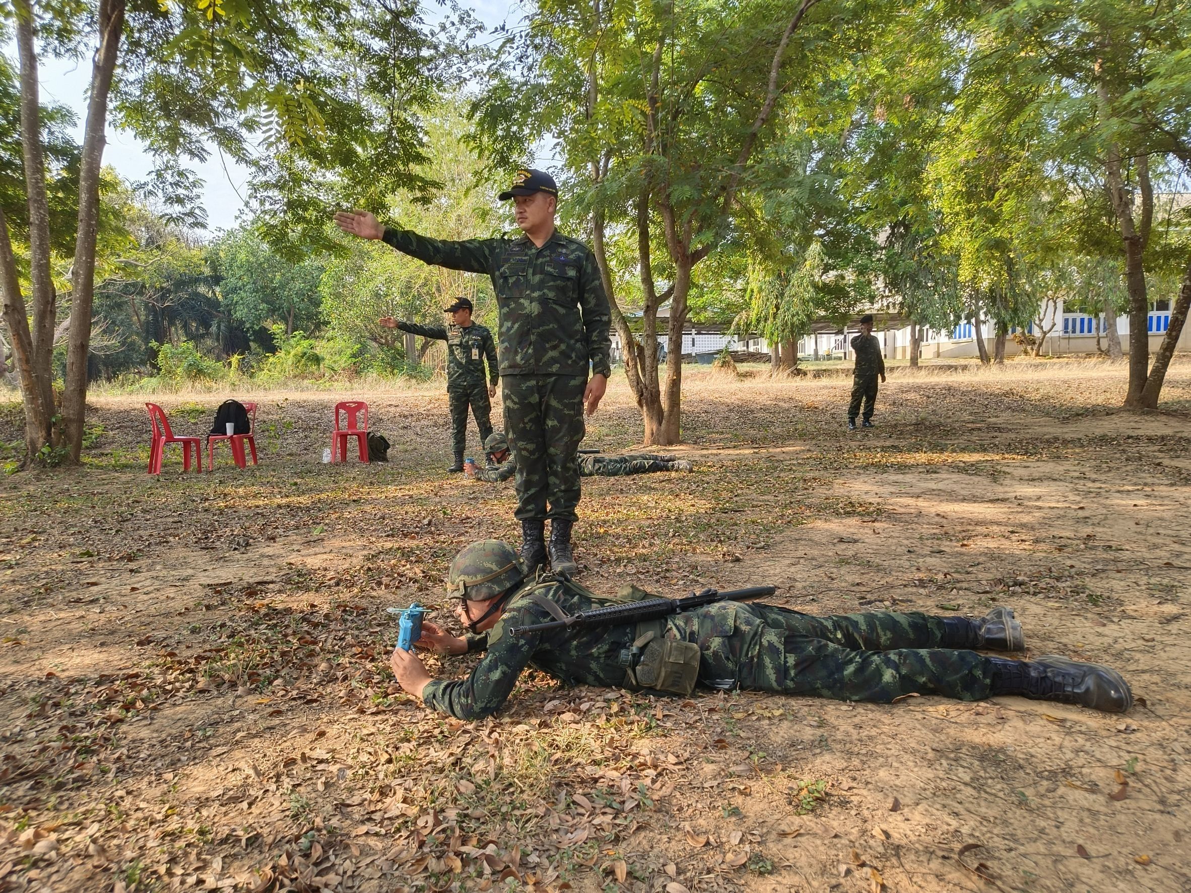 18 – 27 มี.ค. 69 /UnitWeaponSystemsAndFireControlTraining /
นนร.ชั้นปีที่ 2 รุ่นที่ 76 วิชาการฝึกยิงอาวุธประจำหน่วย หลักยิงและตรวจการณ์ ทำการฝึกต่างๆดังนี้
1. การฝึกหน้าที่พลประจำเครื่องยิงและการตั้งยิง ค.60 มม., ค.81 มม., ค.120 มม. และการฝึกทำหน้าที่ ผตน. 
2. การฝึกหน้าที่พลประจำปืน ปก.38, ปก.93 และการฝึกทำแผ่นจดระยะ ปก.
3. การฝึกเครื่องช่วยฝึกเทคโนโลยีสูง (Focuss-2) Application และ ส่วนยิง (ค.อัดลม) (เสริม ผตน.)
4. การยิงปืนด้วยกระสุนจริง ปก.38 และ ปก.93
5. การฝึกส่วนอำนวยการยิง, ผู้ตรวจการณ์หน้า และ ส่วนยิง (ค.อัดลม) (เสริม ผตน.)
6. การฝึกการสร้างสนามทุ่นระเบิดป้องกันตน
7. การฝึกการใช้บังกะโลตอปิโดเจาะช่องสนามทุ่นระเบิด
8. การฝึกการติดตั้งและรื้อถอนทุ่นระเบิดสังหารบุคคล M18A1 (เคลย์มอร์)