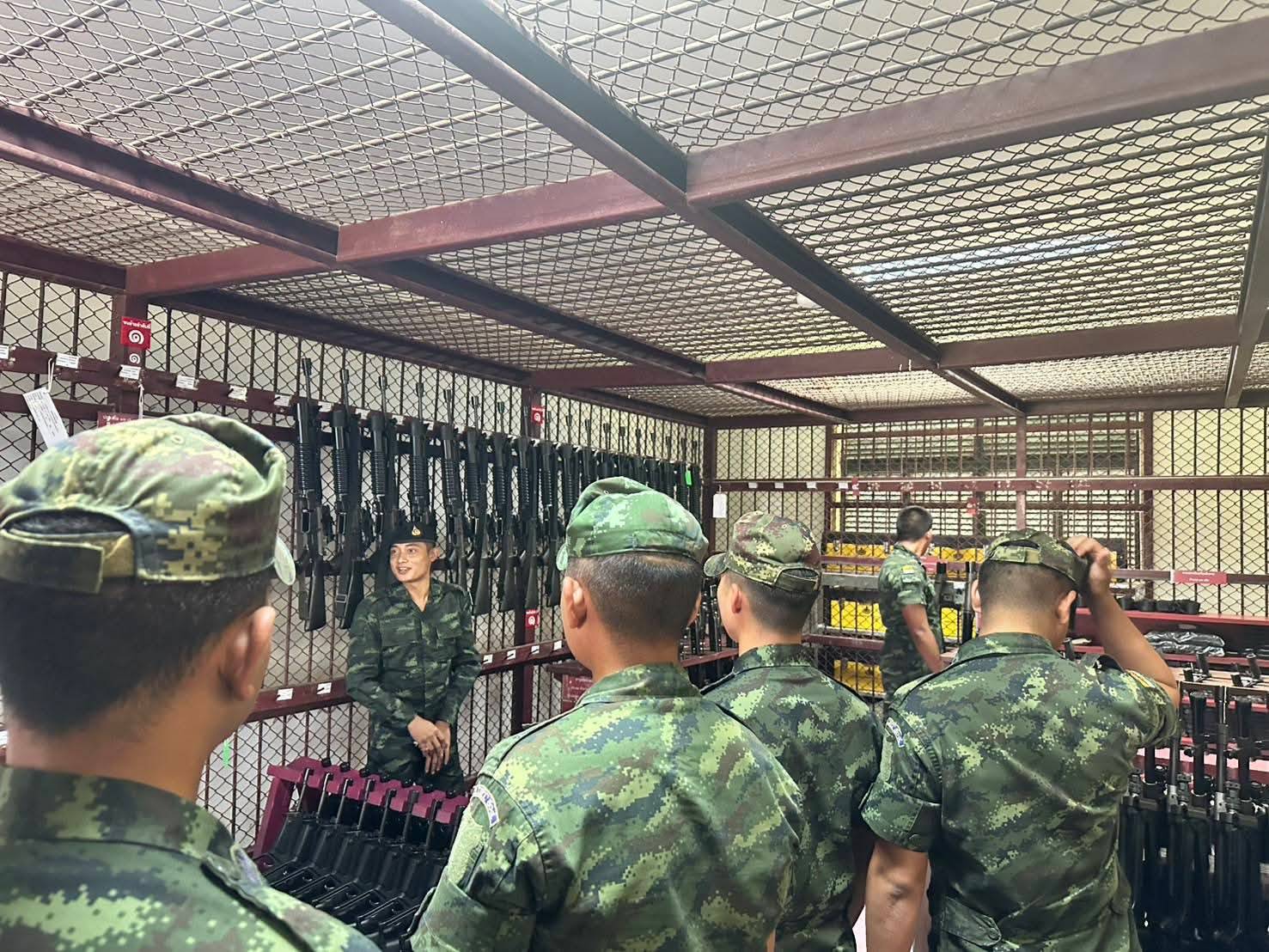 นนร.ชั้นปีที่ 5 ปฏิบัติหน้าที่ตามเหล่าที่ได้รับเลือกราชการ พื้นที่ ทภ.4