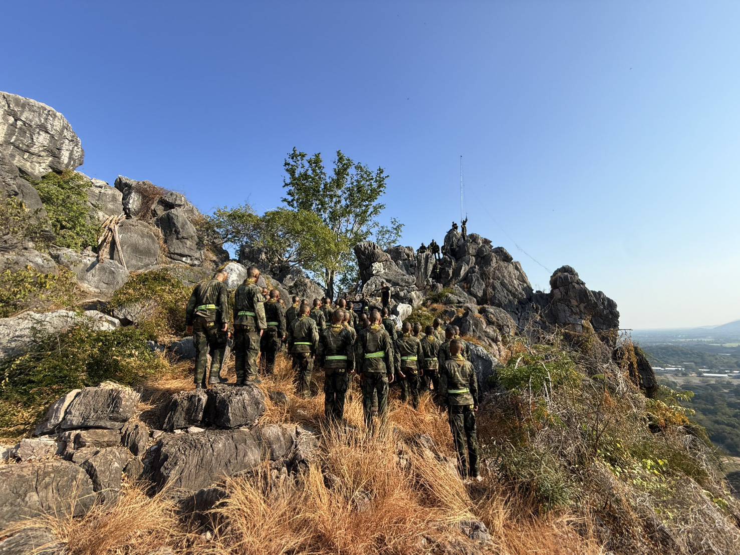16 ม.ค. – 26 มี.ค. 69 /RangerCourse/
นนร.ชั้นปีที่ 4 รุ่นที่ 74 การฝึกหลักสูตรการรบแบบจู่โจม รุ่นที่ 143 (นนร.) ทำการฝึกตามรายภาค ดังนี้
1. ภาคที่ตั้ง/ป่าราบ 
2. ภาคการรบในสิ่งปลูกสร้าง 
3. ภาคป่าที่ลุ่ม 
4. ภาคป่าภูเขา 
5. เวลาเบ็ดเตล็ด