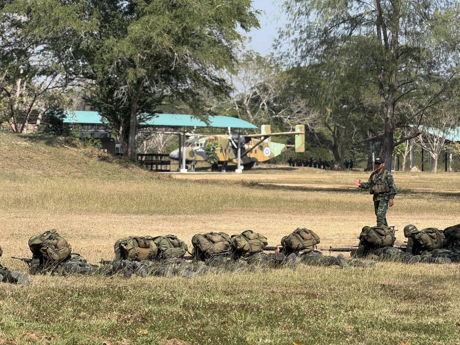 16 ม.ค. – 26 มี.ค. 69 /RangerCourse/
นนร.ชั้นปีที่ 4 รุ่นที่ 74 การฝึกหลักสูตรการรบแบบจู่โจม รุ่นที่ 143 (นนร.) ทำการฝึกตามรายภาค ดังนี้
1. ภาคที่ตั้ง/ป่าราบ 
2. ภาคการรบในสิ่งปลูกสร้าง 
3. ภาคป่าที่ลุ่ม 
4. ภาคป่าภูเขา 
5. เวลาเบ็ดเตล็ด