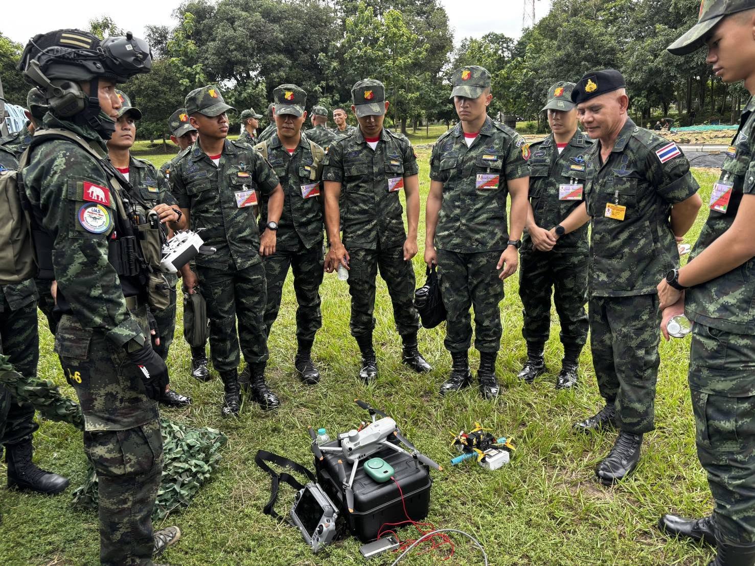 17 ส.ค. - 4 ก.ย. 69 / Students5VisitsAndPractical69 /การศึกษาดูงาน และฝึกปฏิบัติหน้าที่ในหน่วยทหาร ของนักเรียนนายร้อยชั้นปีที่ 5 ประจำปีการศึกษา 2569 เพื่อเป็นการเพิ่มพูนความรู้ด้านกิจการทหาร ภารกิจ การจัด การปฏิบัติงานของหน่วยต่างๆ การศึกษาสภาพภูมิประเทศ ความเป็นอยู่สถานการณ์ตามแนวชายแดนของประเทศ และเสริมสร้างประสบการณ์ก่อนที่นักเรียนนายร้อยจะสำเร็จการศึกษาออกไปรับราชการเป็นนายทหารสัญญาบัตรต่อไป โดยมีกำหนดศึกษาและดูงาน ตั้งแต่วันที่ 17 ส.ค. - 4 ก.ย. 69