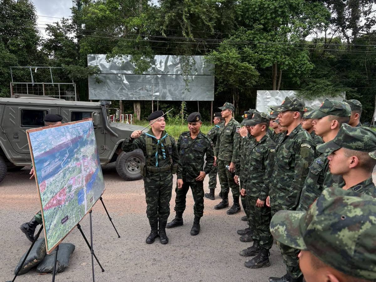 17 ส.ค. - 4 ก.ย. 69 / Students5VisitsAndPractical69 /การศึกษาดูงาน และฝึกปฏิบัติหน้าที่ในหน่วยทหาร ของนักเรียนนายร้อยชั้นปีที่ 5 ประจำปีการศึกษา 2569 เพื่อเป็นการเพิ่มพูนความรู้ด้านกิจการทหาร ภารกิจ การจัด การปฏิบัติงานของหน่วยต่างๆ การศึกษาสภาพภูมิประเทศ ความเป็นอยู่สถานการณ์ตามแนวชายแดนของประเทศ และเสริมสร้างประสบการณ์ก่อนที่นักเรียนนายร้อยจะสำเร็จการศึกษาออกไปรับราชการเป็นนายทหารสัญญาบัตรต่อไป โดยมีกำหนดศึกษาและดูงาน ตั้งแต่วันที่ 17 ส.ค. - 4 ก.ย. 69