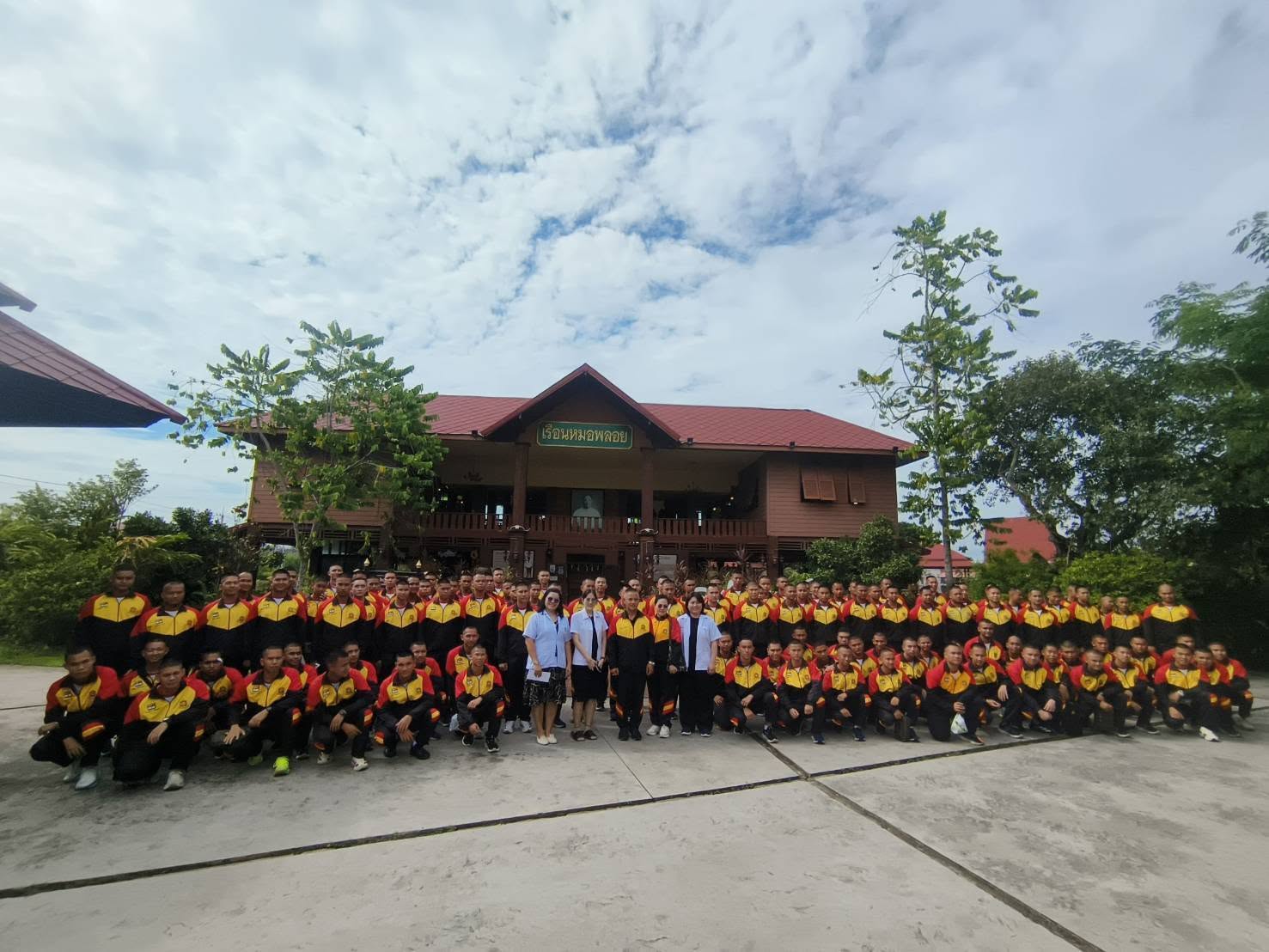 17 ส.ค. - 4 ก.ย. 69 / Students5VisitsAndPractical69 /การศึกษาดูงาน และฝึกปฏิบัติหน้าที่ในหน่วยทหาร ของนักเรียนนายร้อยชั้นปีที่ 5 ประจำปีการศึกษา 2569 เพื่อเป็นการเพิ่มพูนความรู้ด้านกิจการทหาร ภารกิจ การจัด การปฏิบัติงานของหน่วยต่างๆ การศึกษาสภาพภูมิประเทศ ความเป็นอยู่สถานการณ์ตามแนวชายแดนของประเทศ และเสริมสร้างประสบการณ์ก่อนที่นักเรียนนายร้อยจะสำเร็จการศึกษาออกไปรับราชการเป็นนายทหารสัญญาบัตรต่อไป โดยมีกำหนดศึกษาและดูงาน ตั้งแต่วันที่ 17 ส.ค. - 4 ก.ย. 69